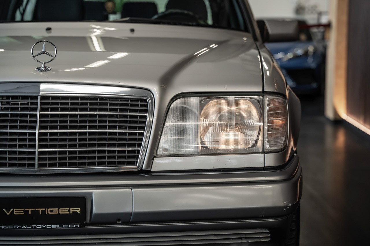 MERCEDES-BENZ E 220 T Automatic-image-7