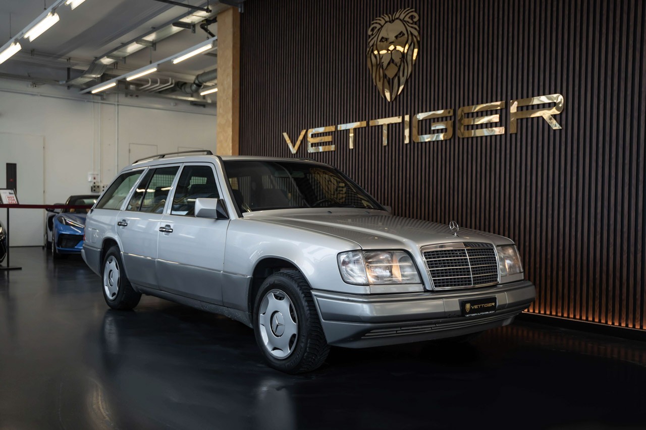 MERCEDES-BENZ E 220 T Automatic