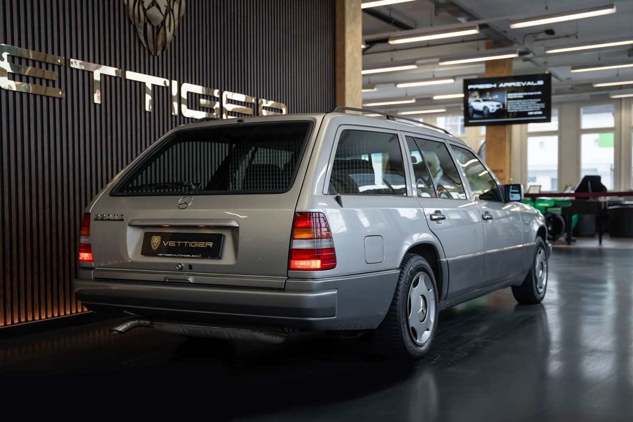 MERCEDES-BENZ E 220 T Automatic-image-6