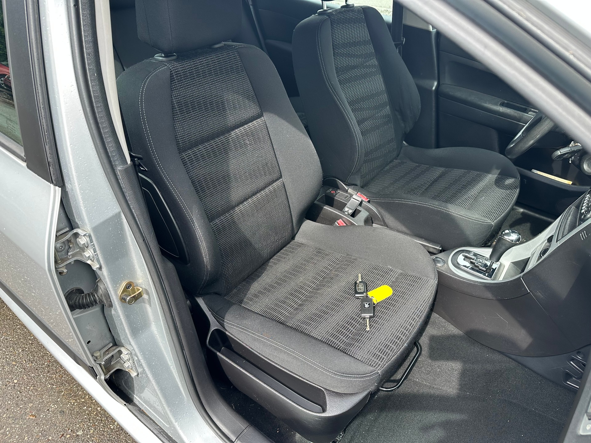 PEUGEOT 307 SW 1.6 16V D.Sign FIXPREIS-image-13