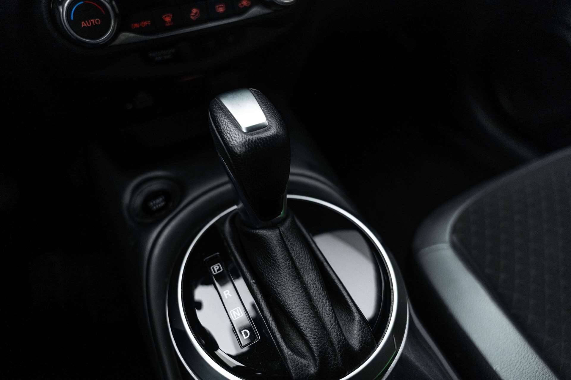 NISSAN Juke 1.6 FHEV Hybrid N-Connecta Automat-image-22