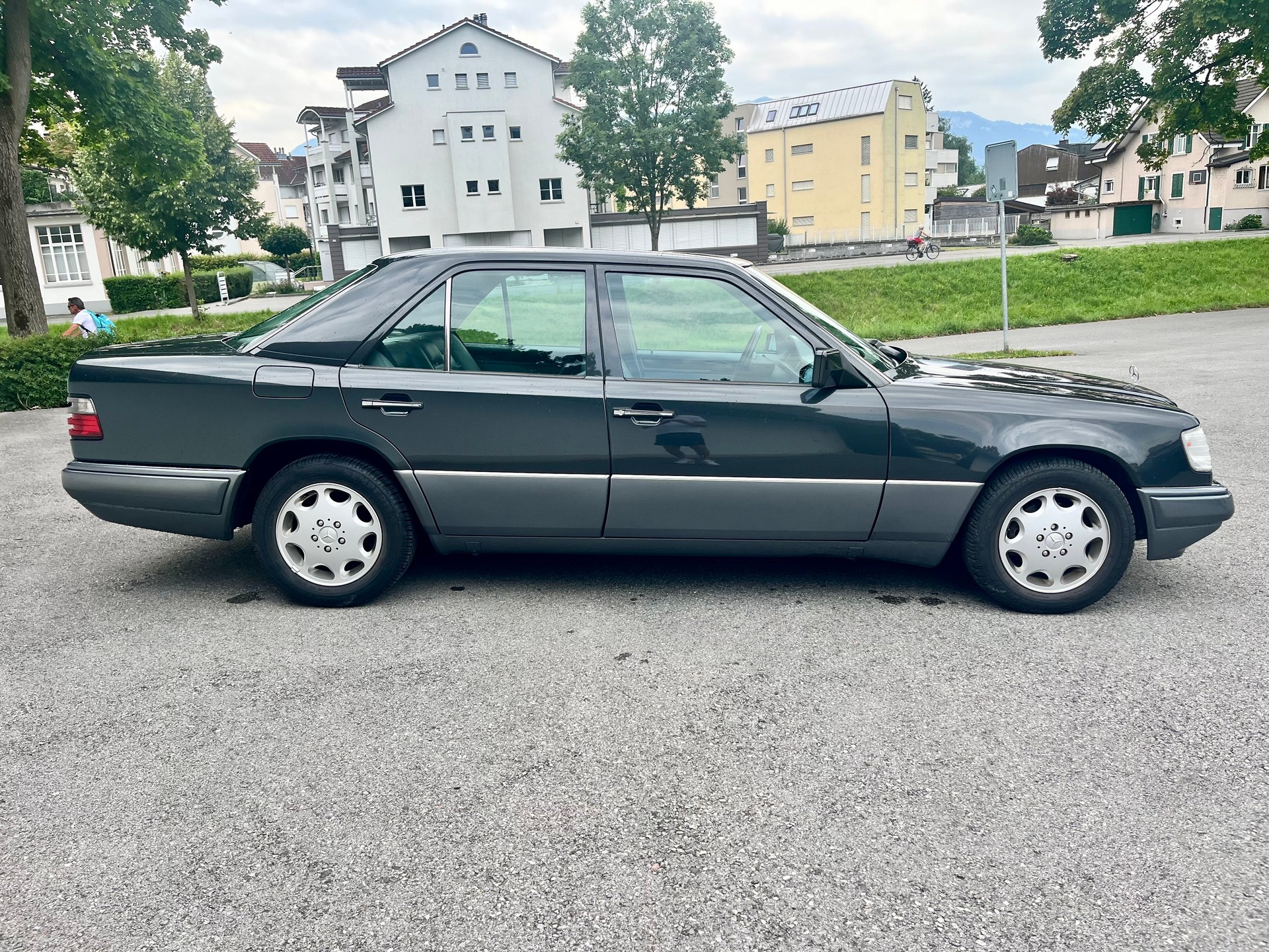 MERCEDES-BENZ E 280 Business Automatic-image-3