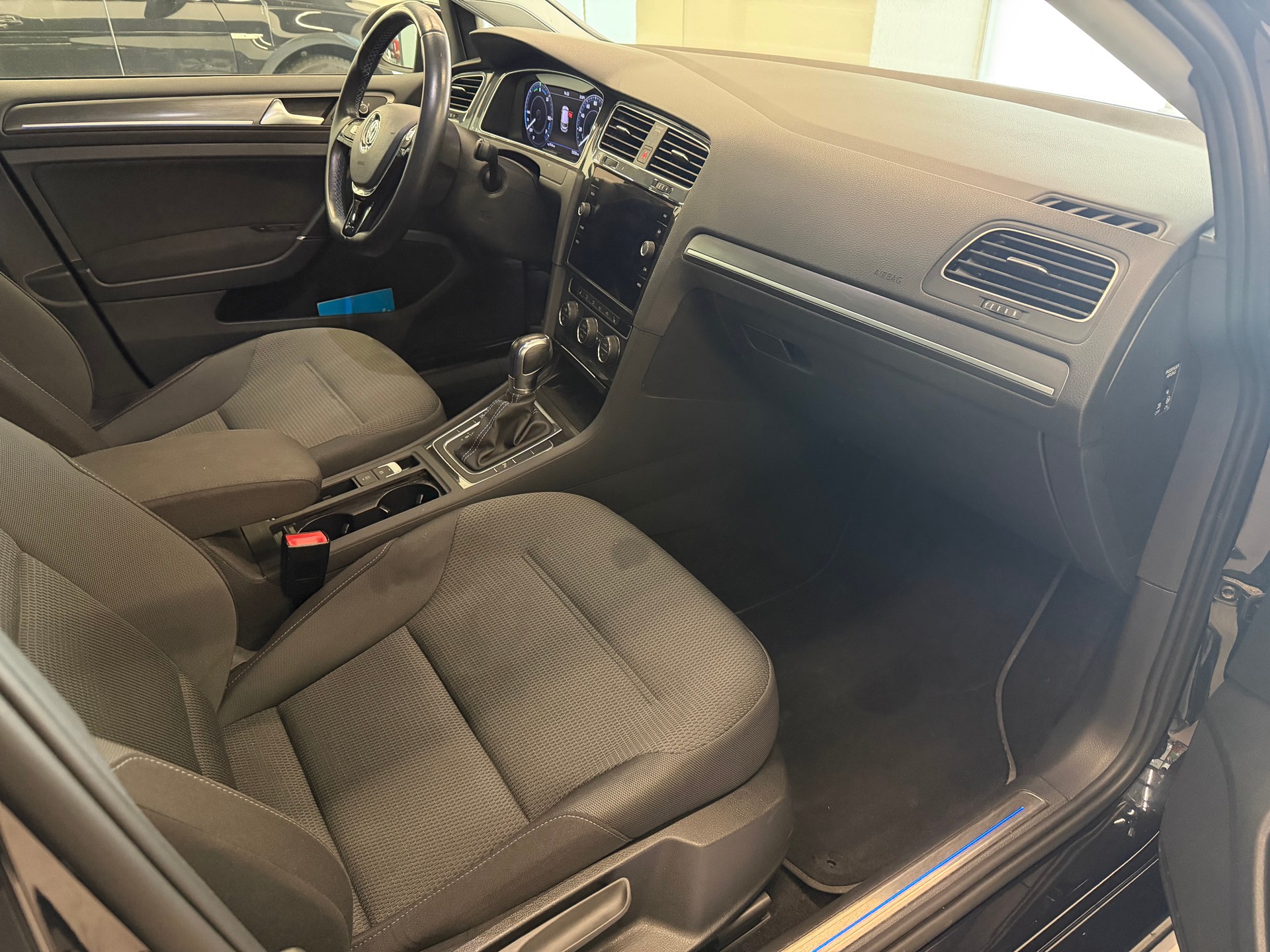 VW e-Golf-image-18