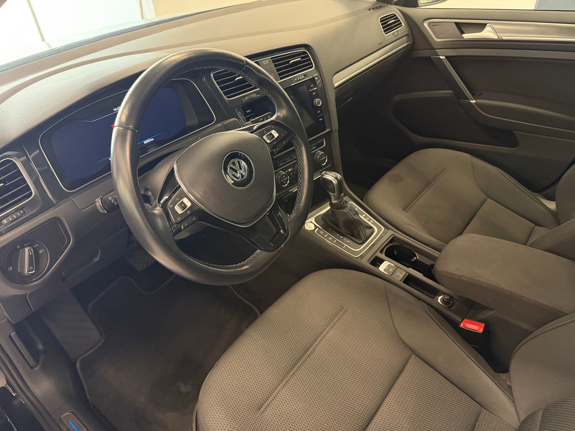 VW e-Golf-image-14