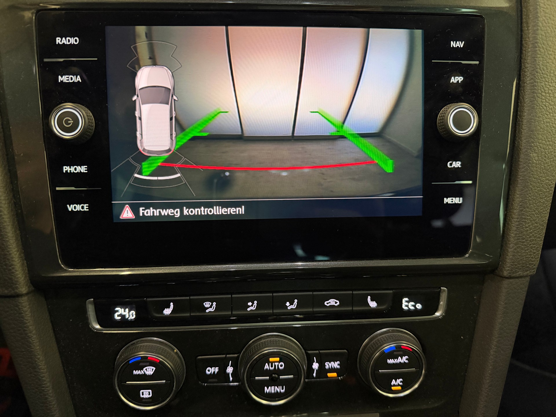 VW e-Golf-image-16