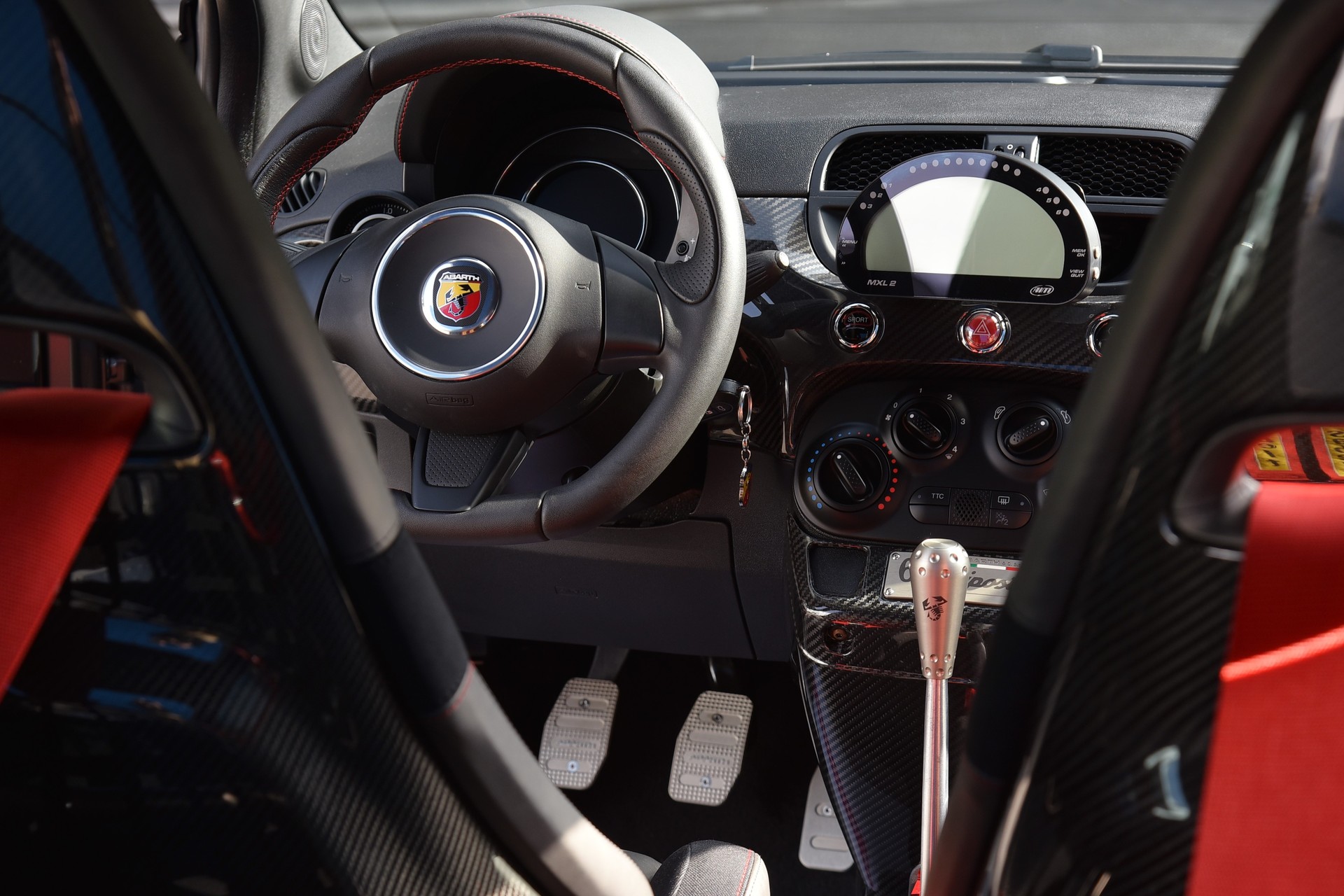 FIAT 695 1.4 16V Turbo Abarth Biposto-image-10