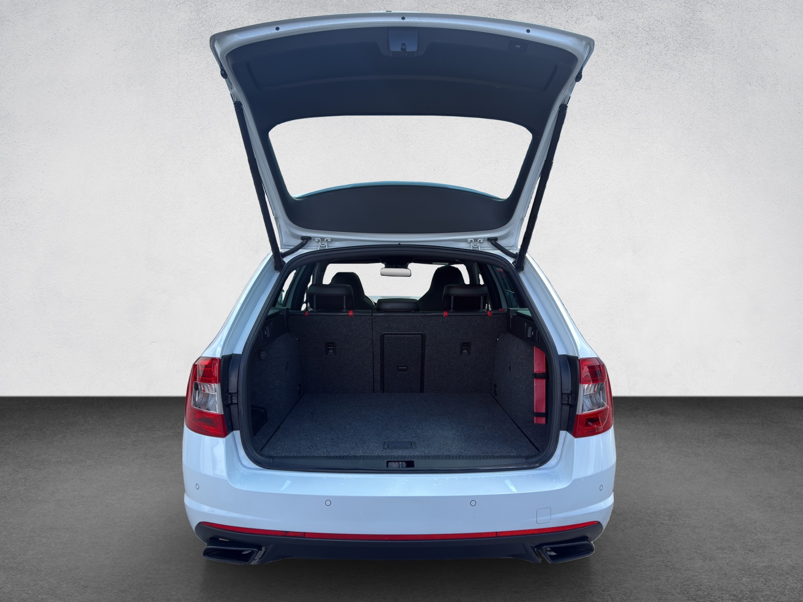 SKODA Octavia Combi 2.0 TSI RS 230 DSG-image-16