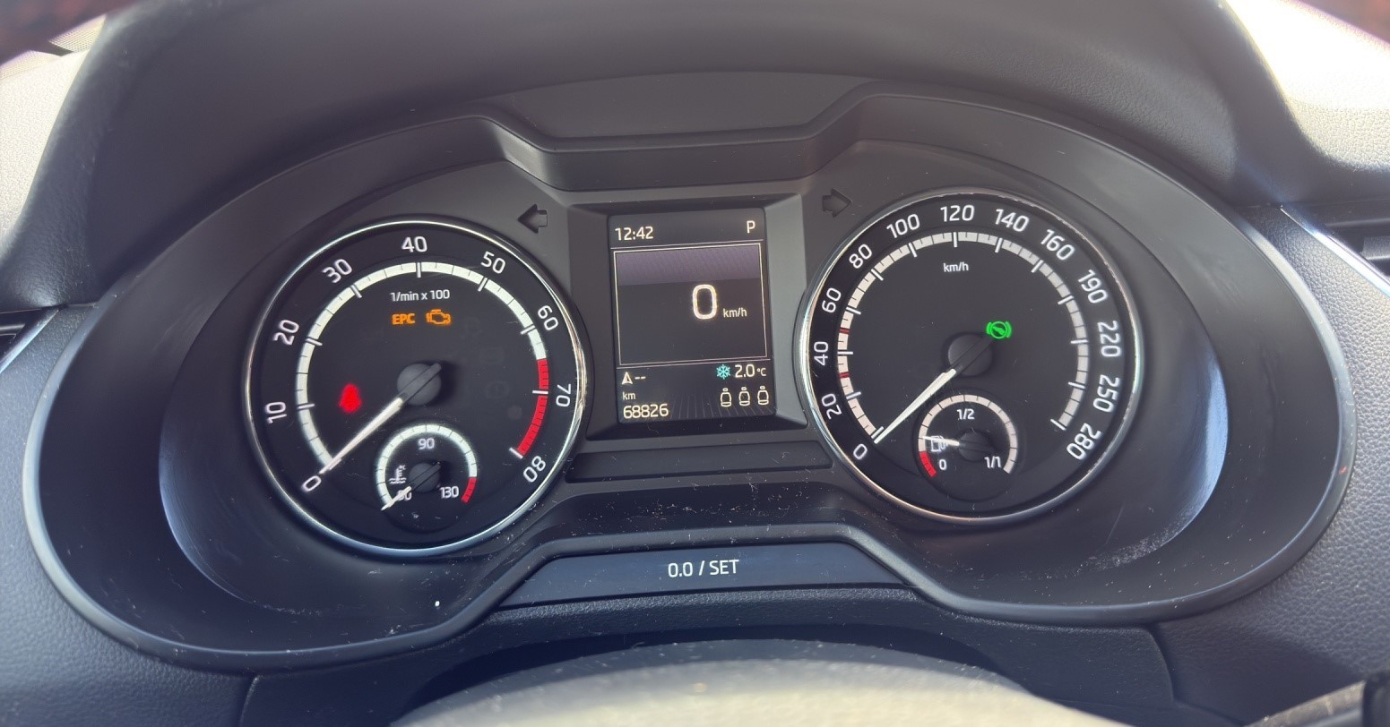 SKODA Octavia Combi 2.0 TSI RS 230 DSG-image-9