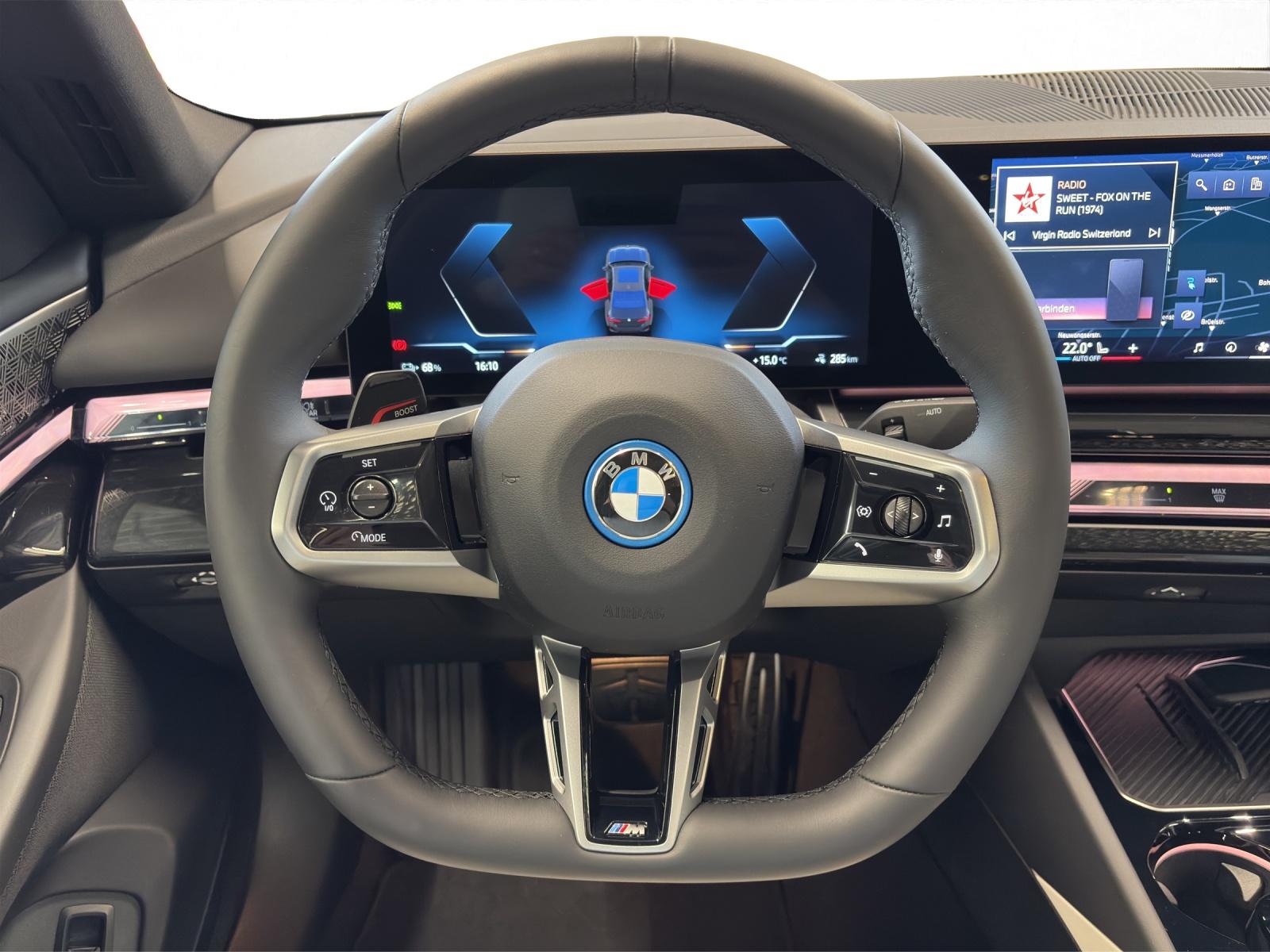 BMW i5 xDrive40-image-12