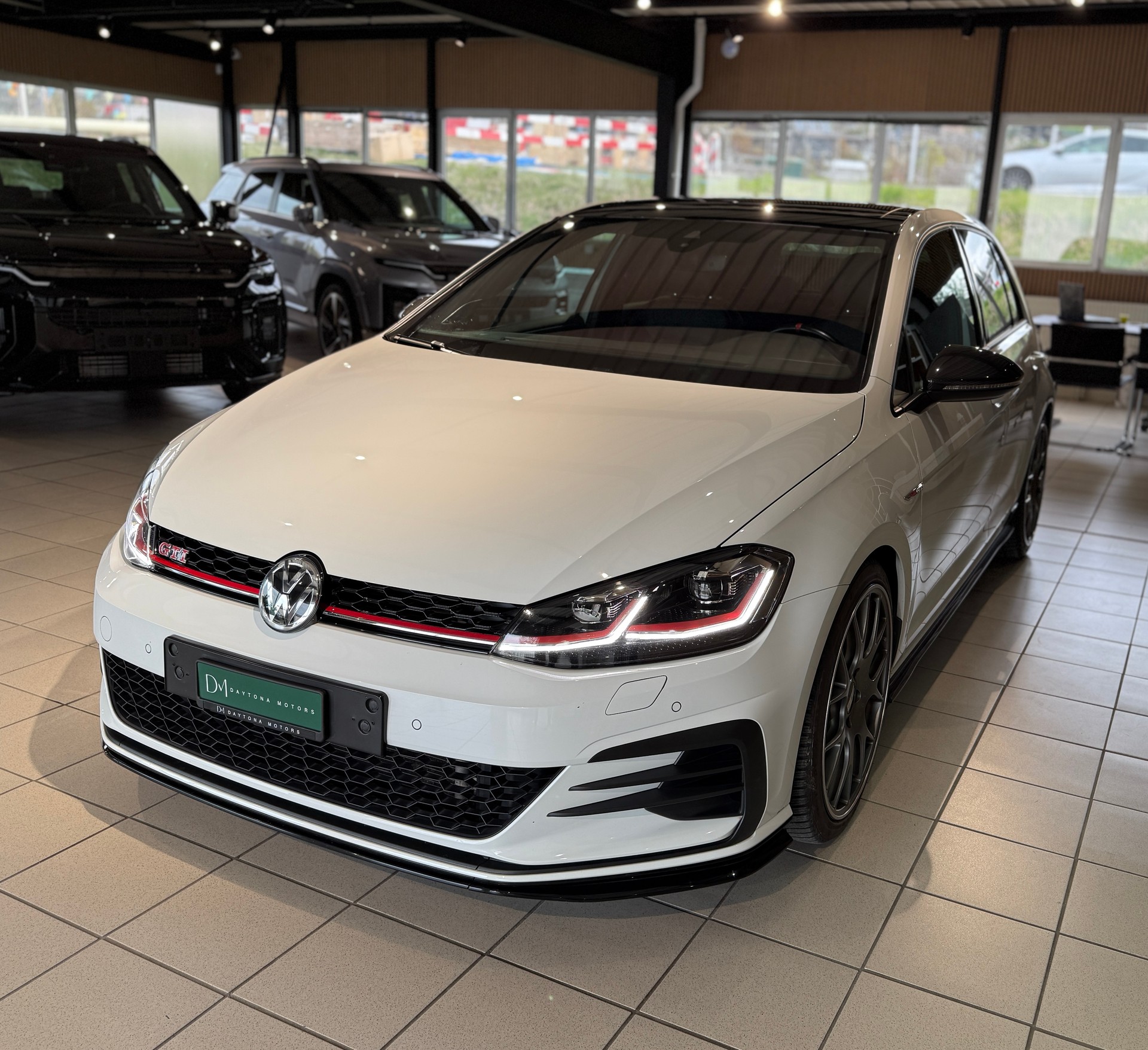 VW Golf 2.0 TSI GTI TCR DSG