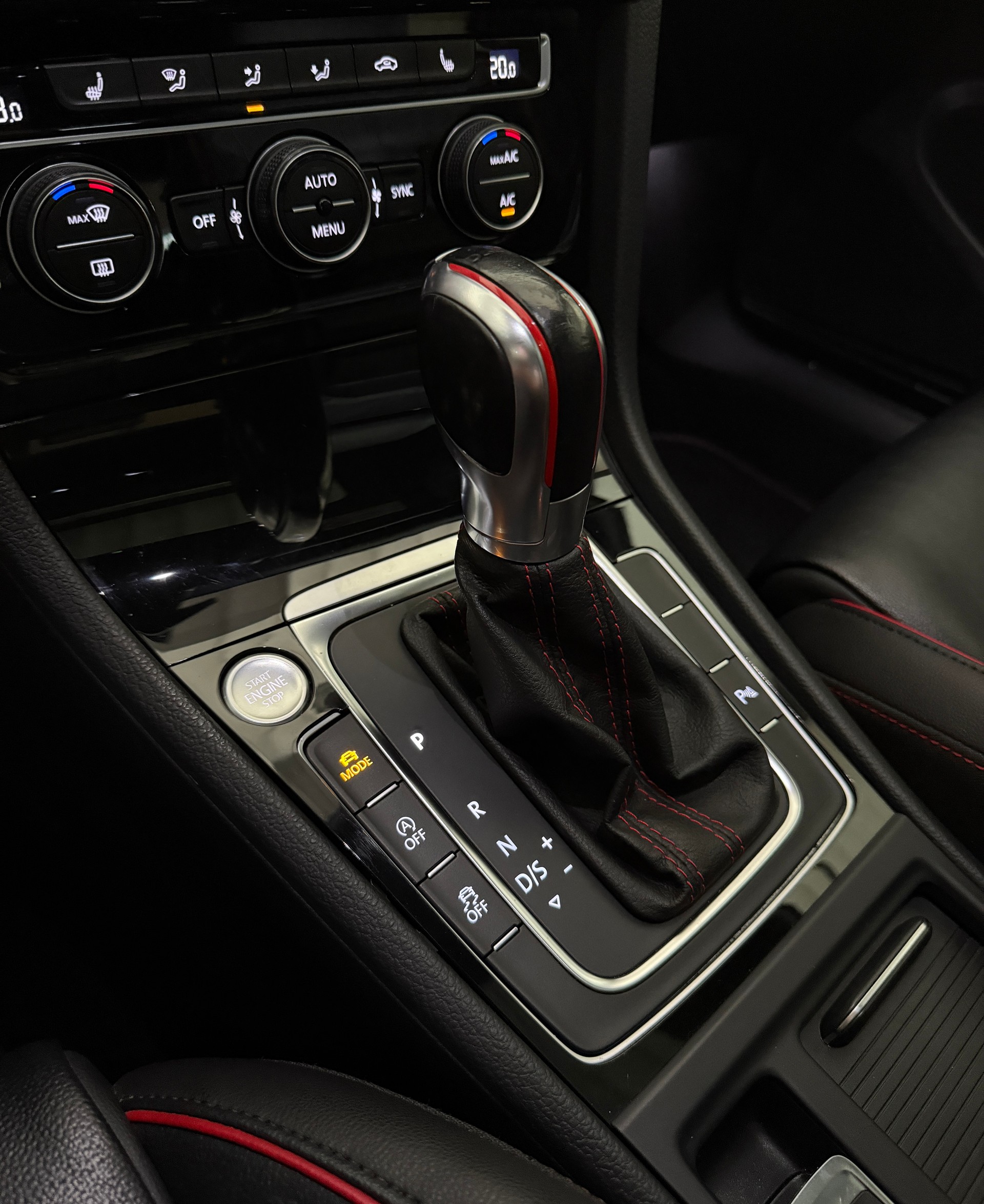 VW Golf 2.0 TSI GTI TCR DSG-image-9