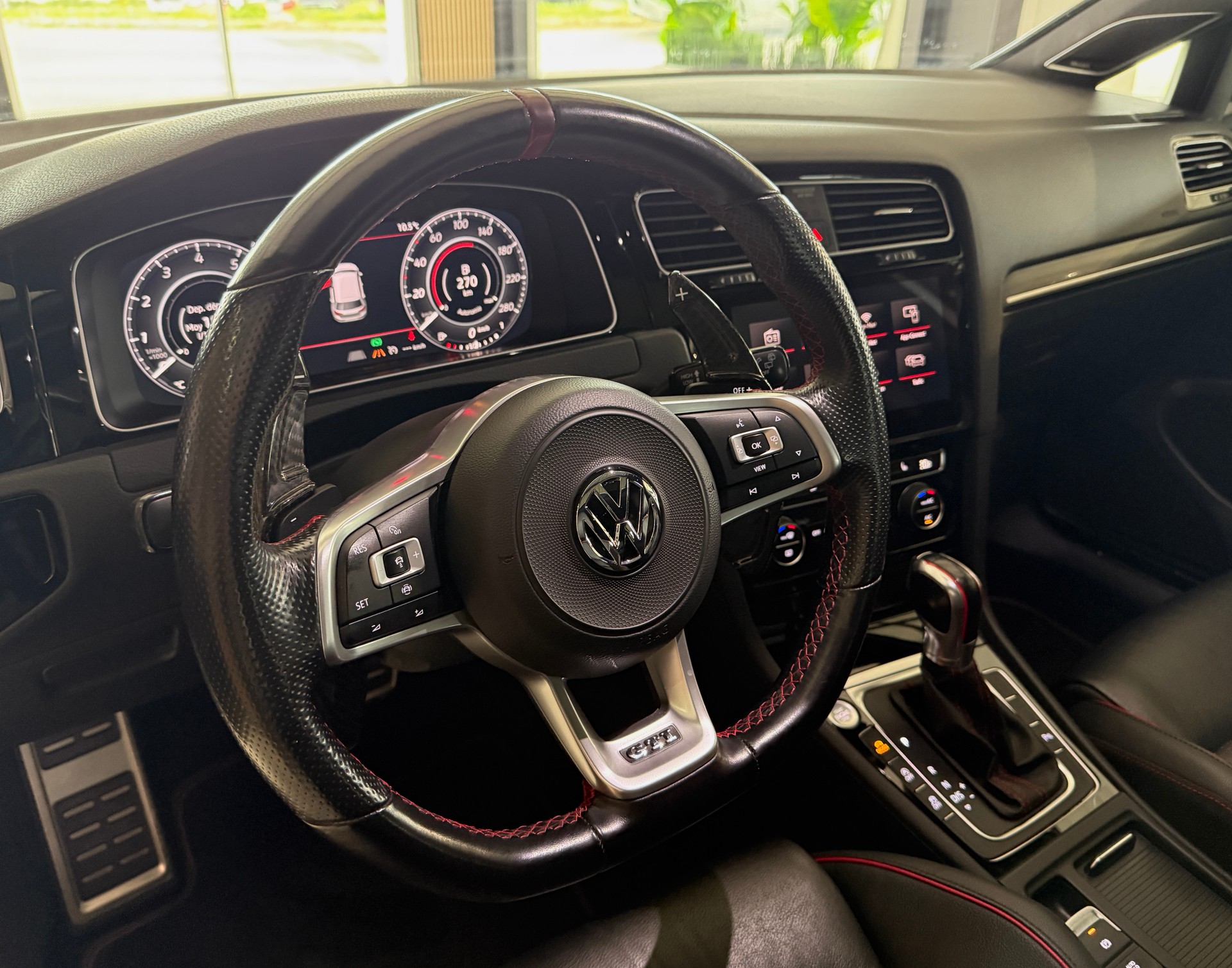 VW Golf 2.0 TSI GTI TCR DSG-image-7