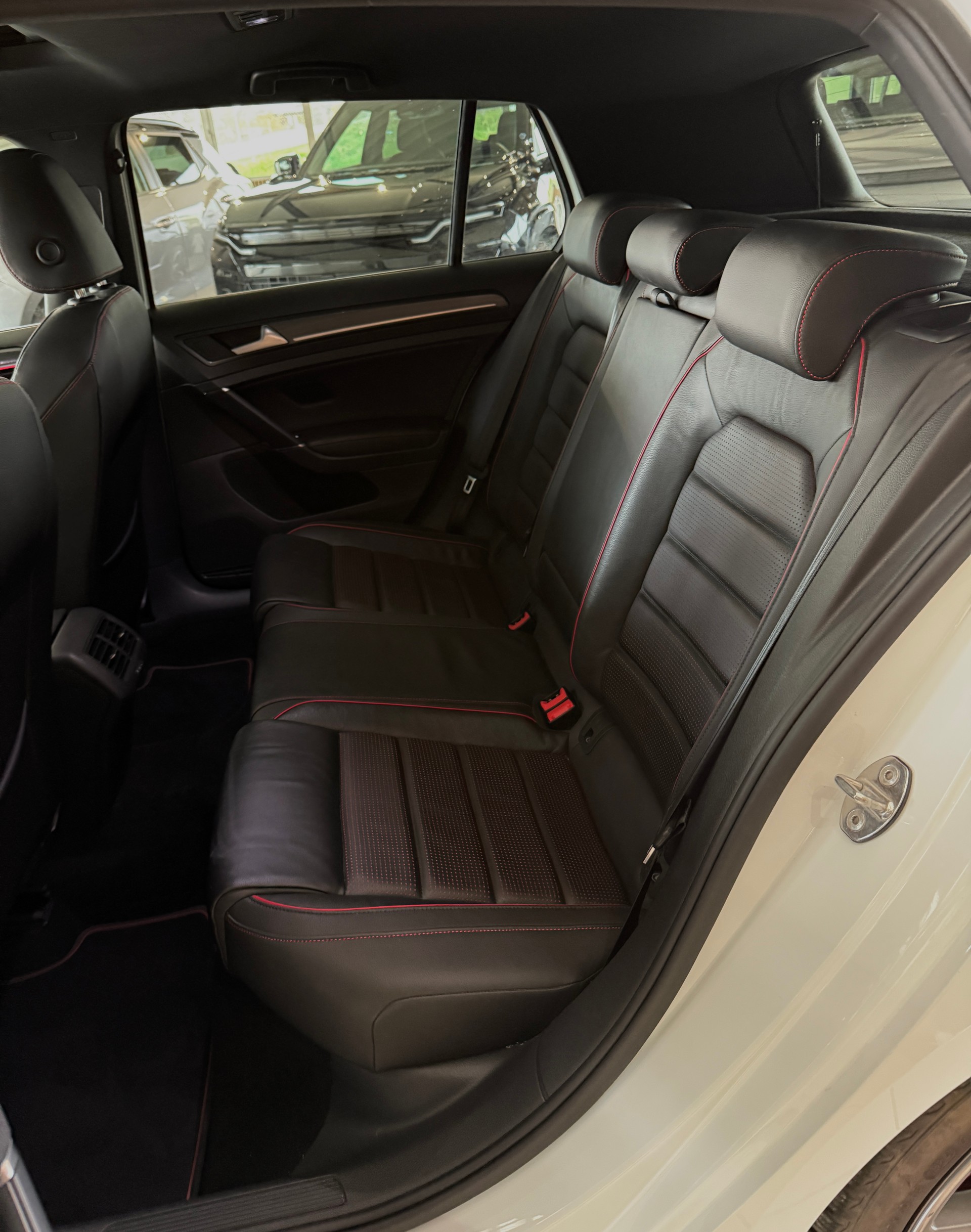 VW Golf 2.0 TSI GTI TCR DSG-image-19