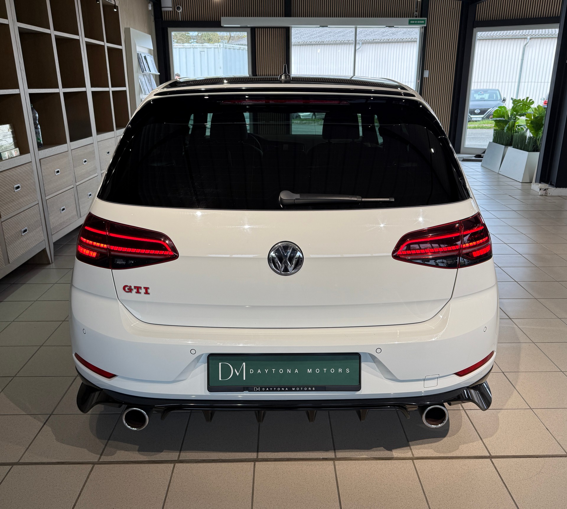 VW Golf 2.0 TSI GTI TCR DSG-image-4
