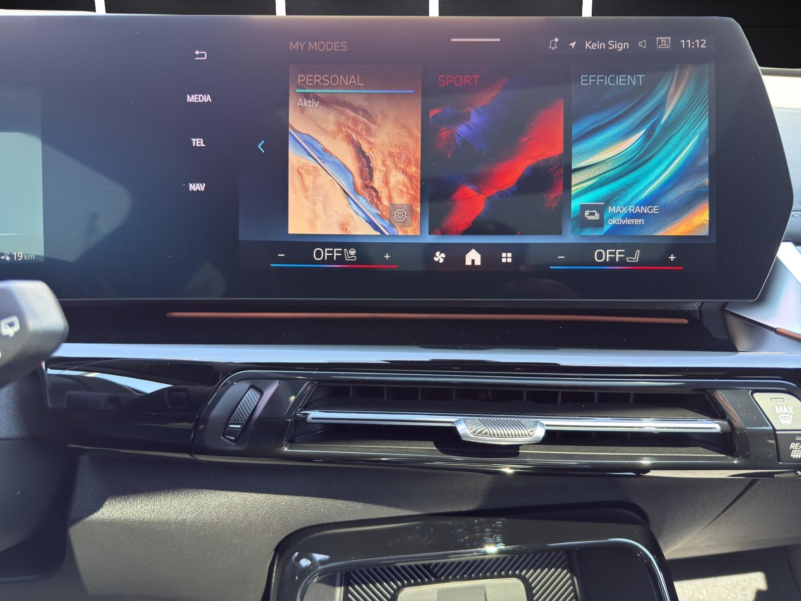 BMW iX1 30 xDrive-image-17