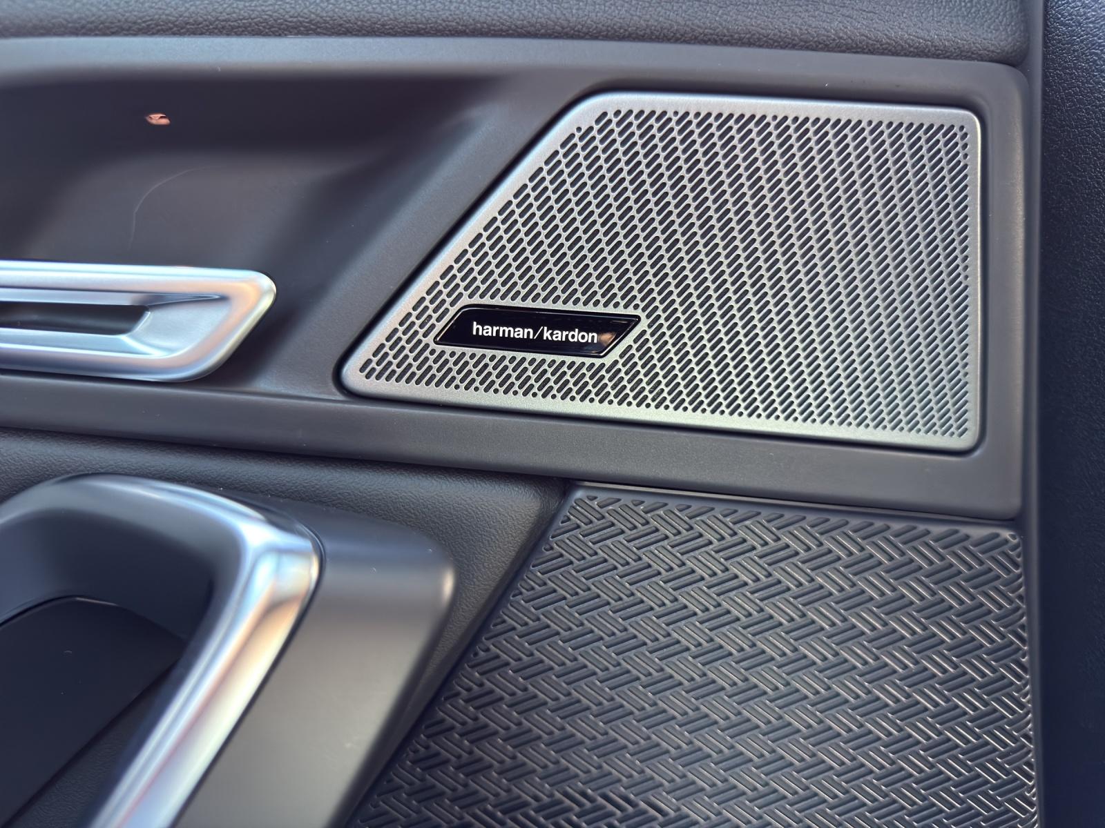 BMW iX1 30 xDrive-image-18