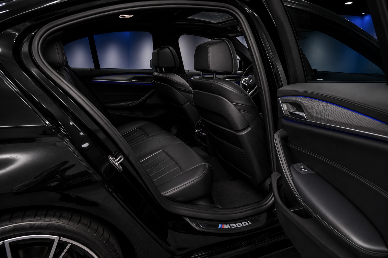 BMW M550d xDrive Steptronic-image-10