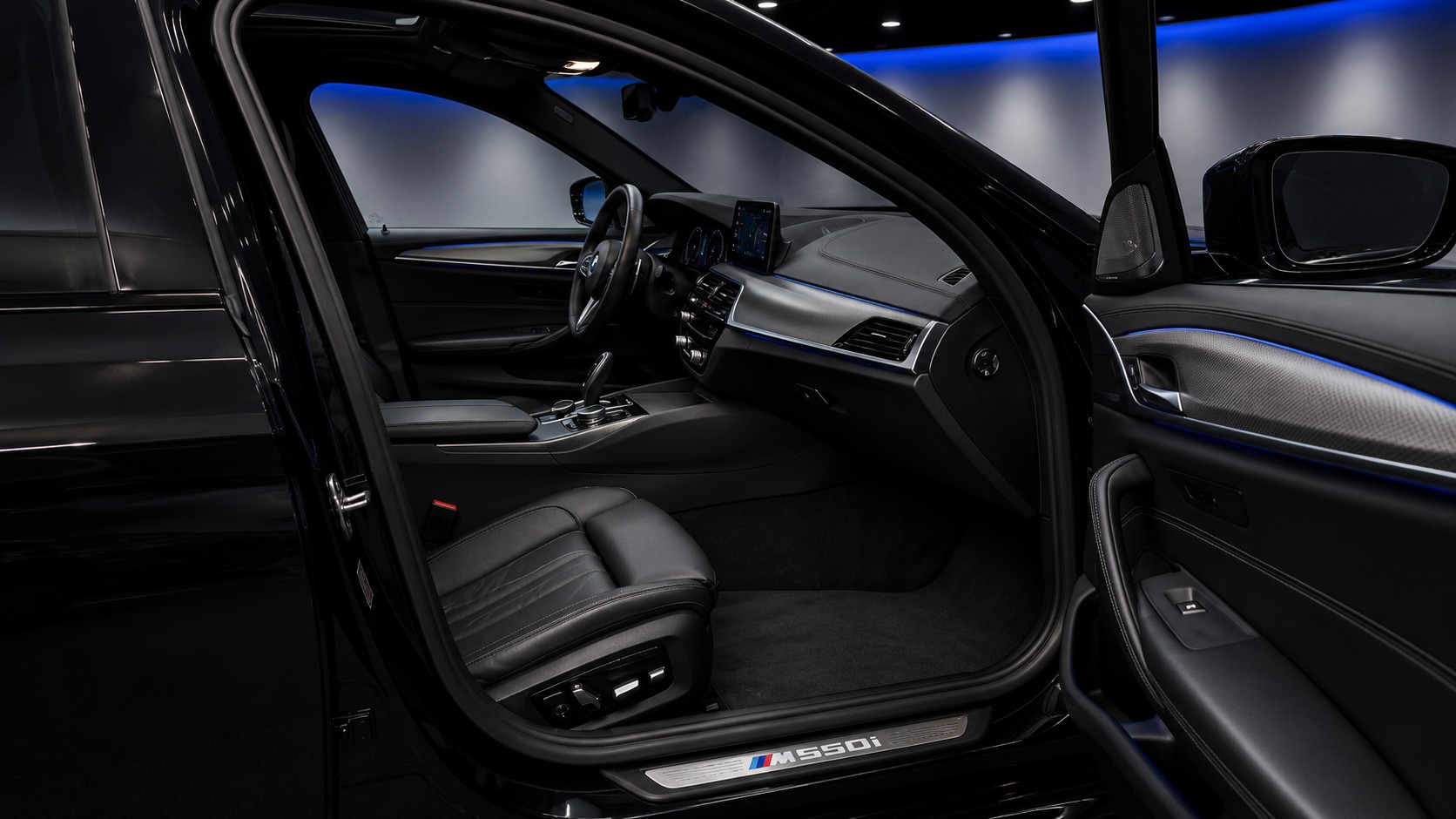 BMW M550d xDrive Steptronic-image-11