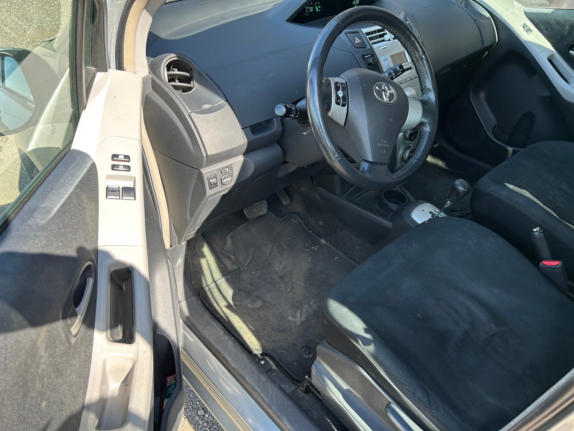 TOYOTA Yaris 1.3 Linea Sol Automatisch-image-13
