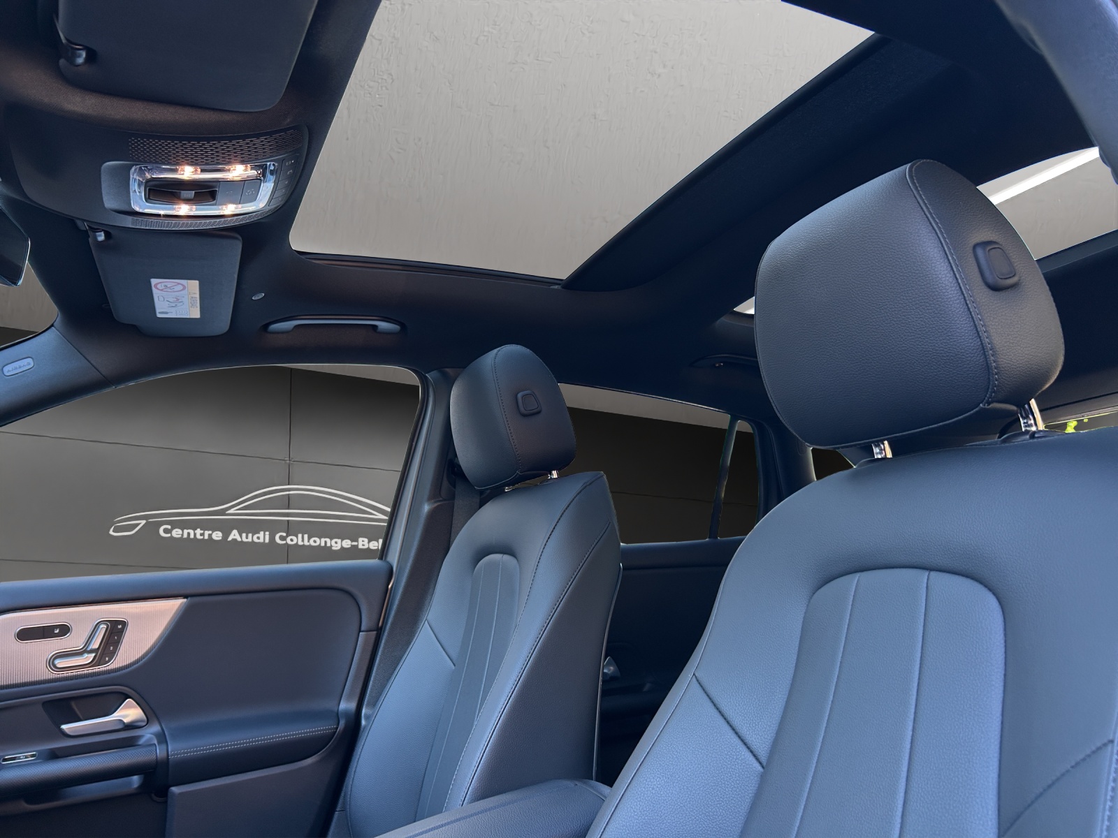 MERCEDES-BENZ GLA 250 4Matic Style 8G-DCT-image-23