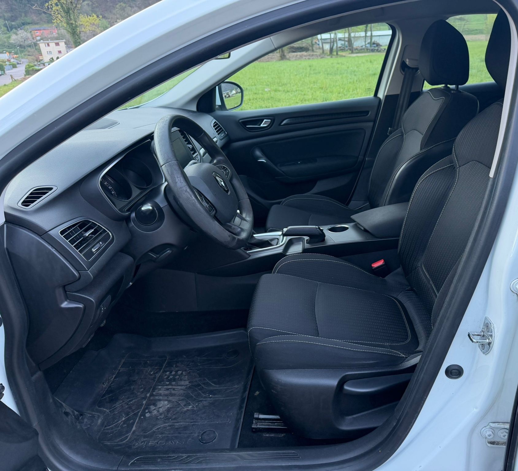 RENAULT Mégane Grandtour 1.5 dCi Zen EDC-image-6