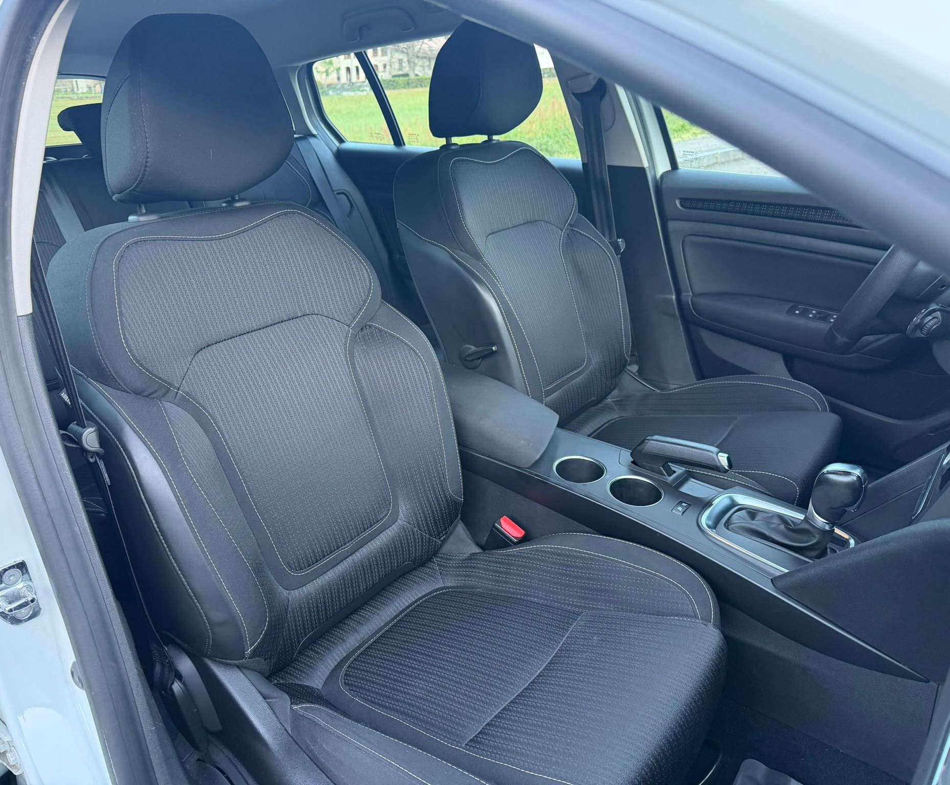 RENAULT Mégane Grandtour 1.5 dCi Zen EDC-image-9