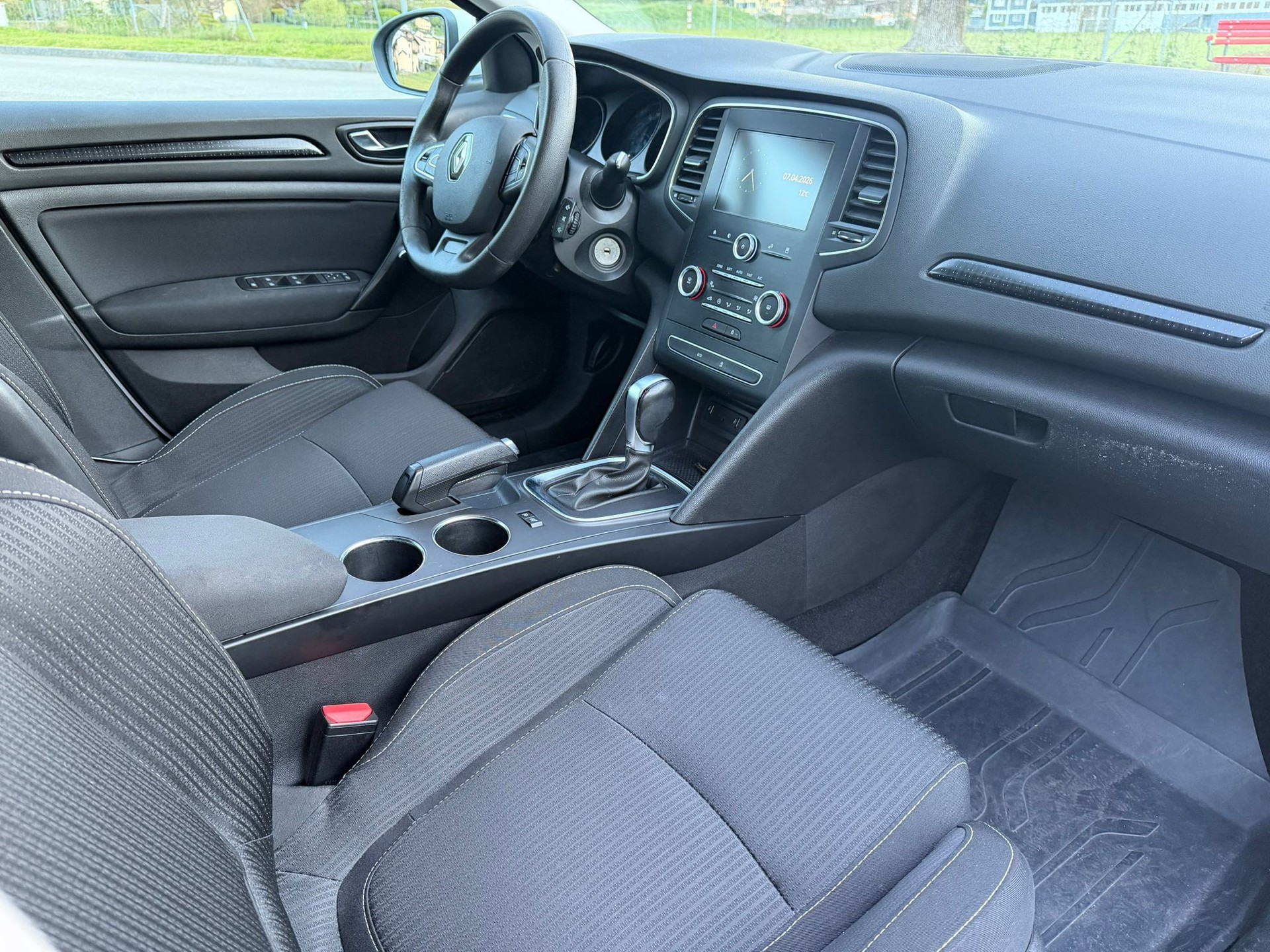 RENAULT Mégane Grandtour 1.5 dCi Zen EDC-image-8