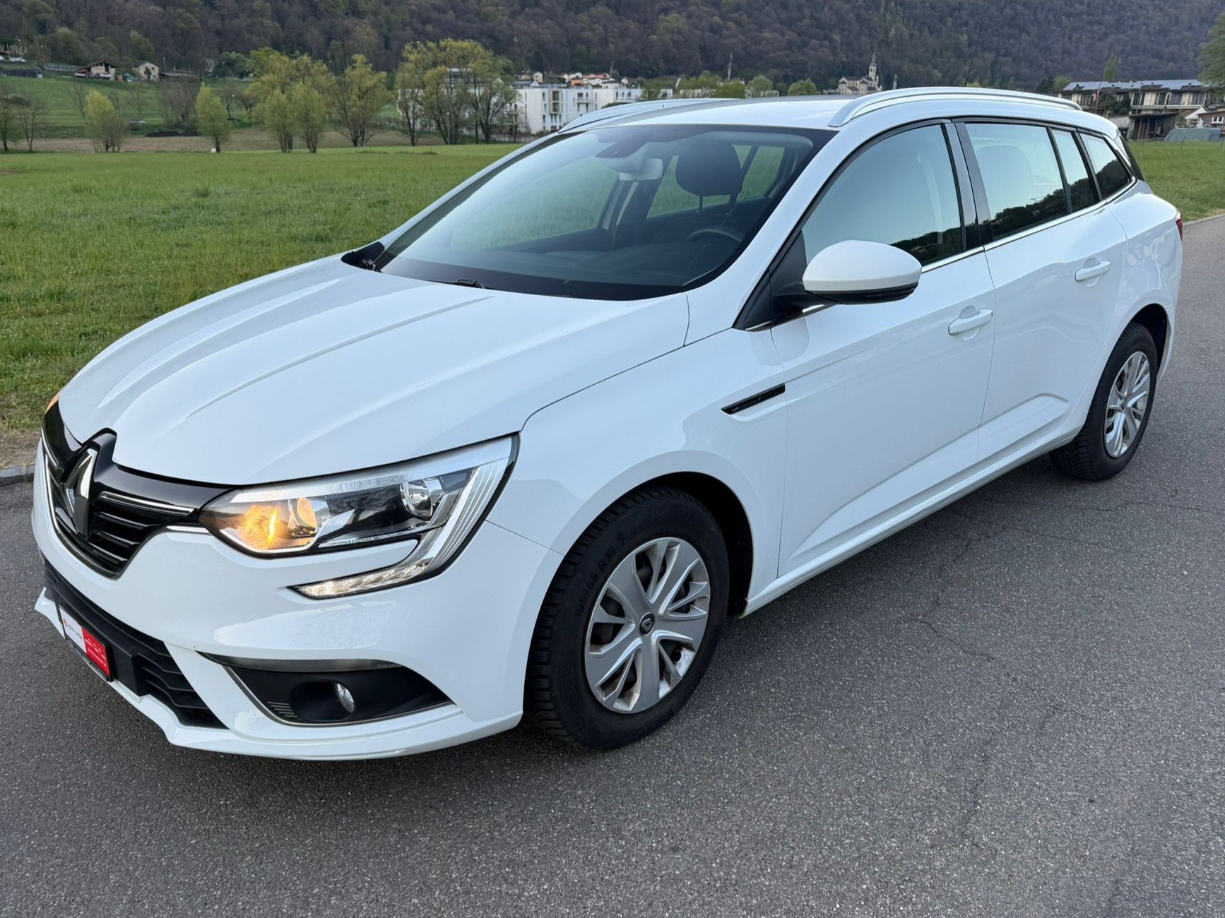 RENAULT Mégane Grandtour 1.5 dCi Zen EDC