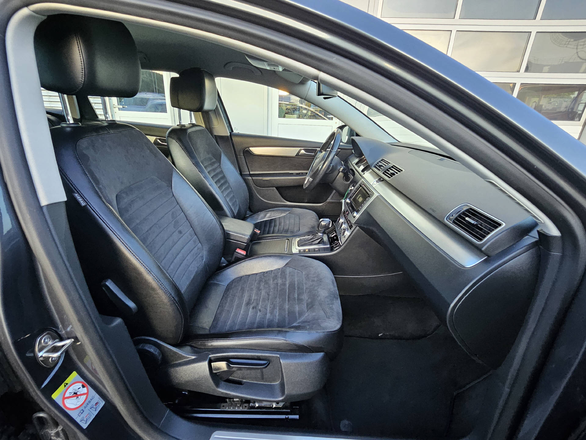 VW Passat Variant 2.0 TDI 170 BlueMT High.DSG 4m-image-13
