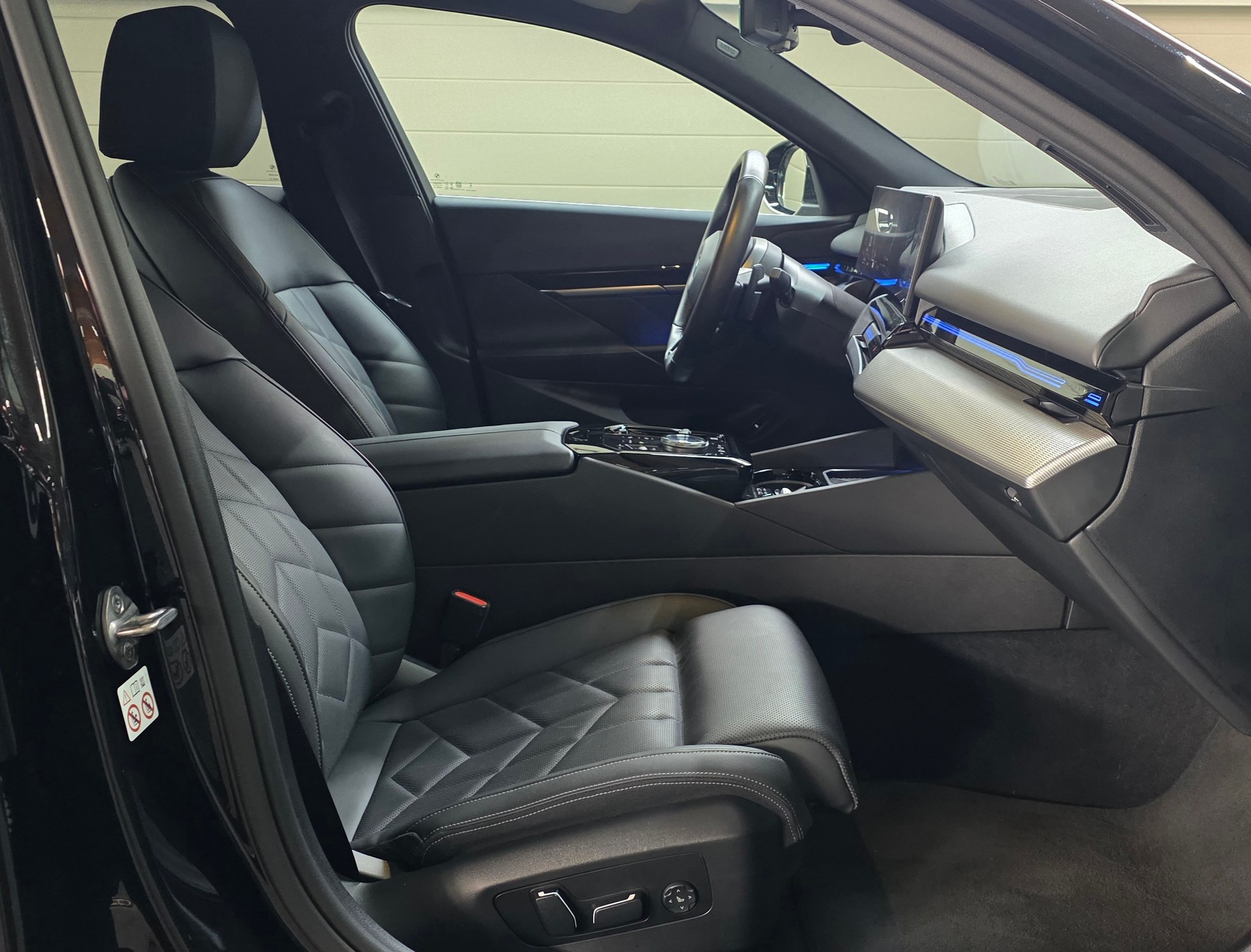BMW 520d 48V M Sport Steptronic *Abstandsregler*CarPlay/AndroidAuto*Elektrische- Sitzheizung*Rückfahrkamera*-image-26
