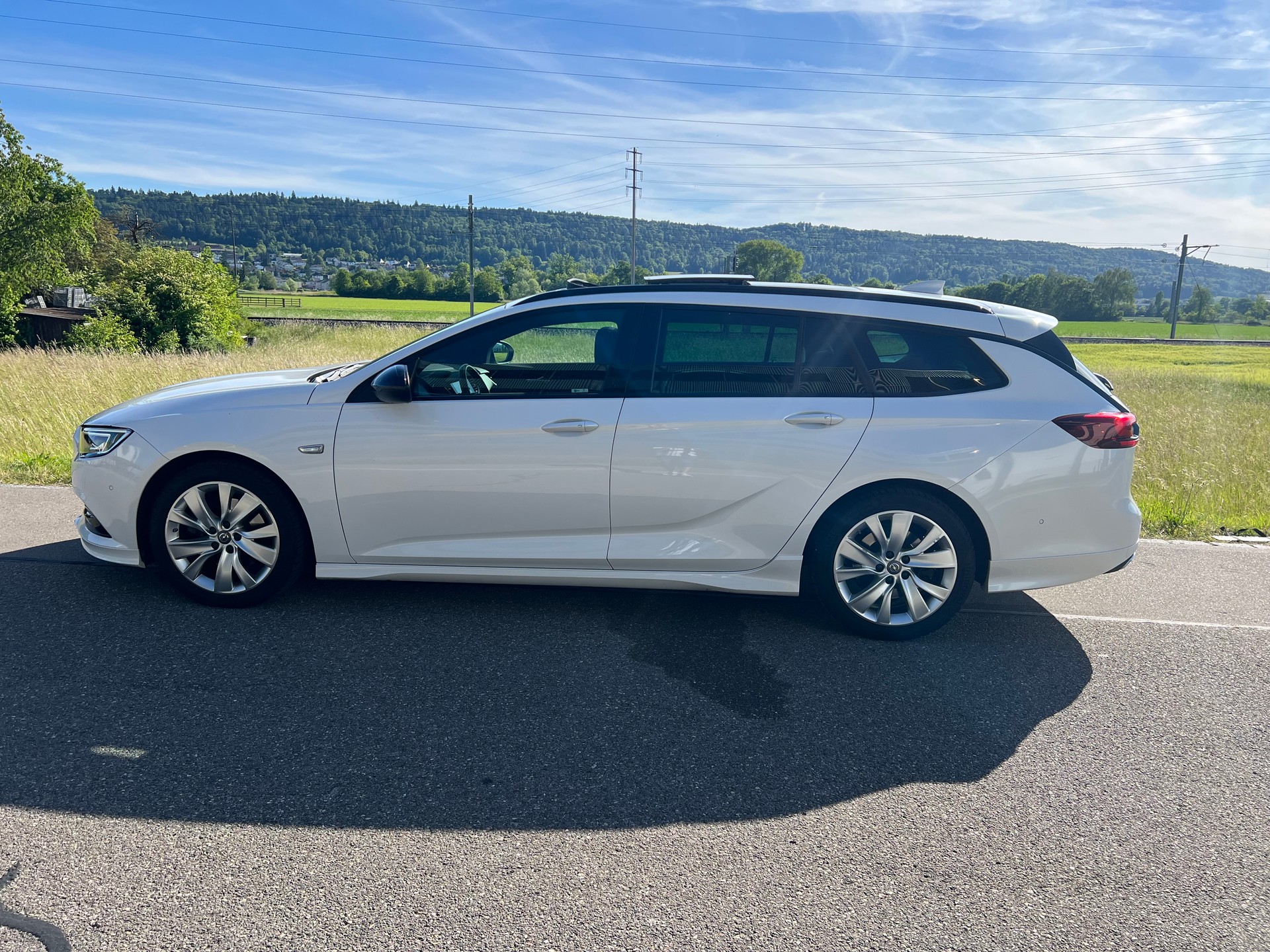 OPEL Insignia 2.0 BiDTI Sports- 360°-Kamera-Tourer Exclusive 4WD Auto-image-9