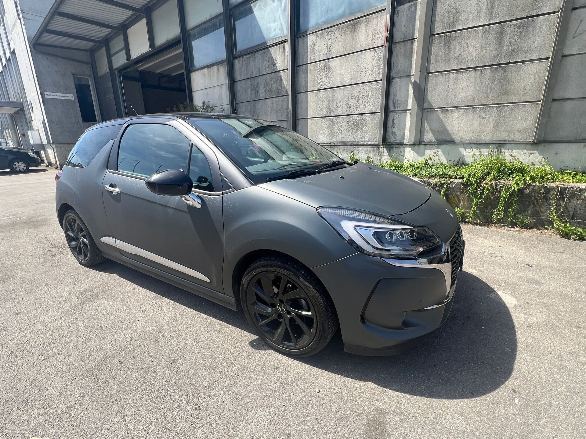 DS AUTOMOBILES DS 3 1.2 PureTech Dark Side