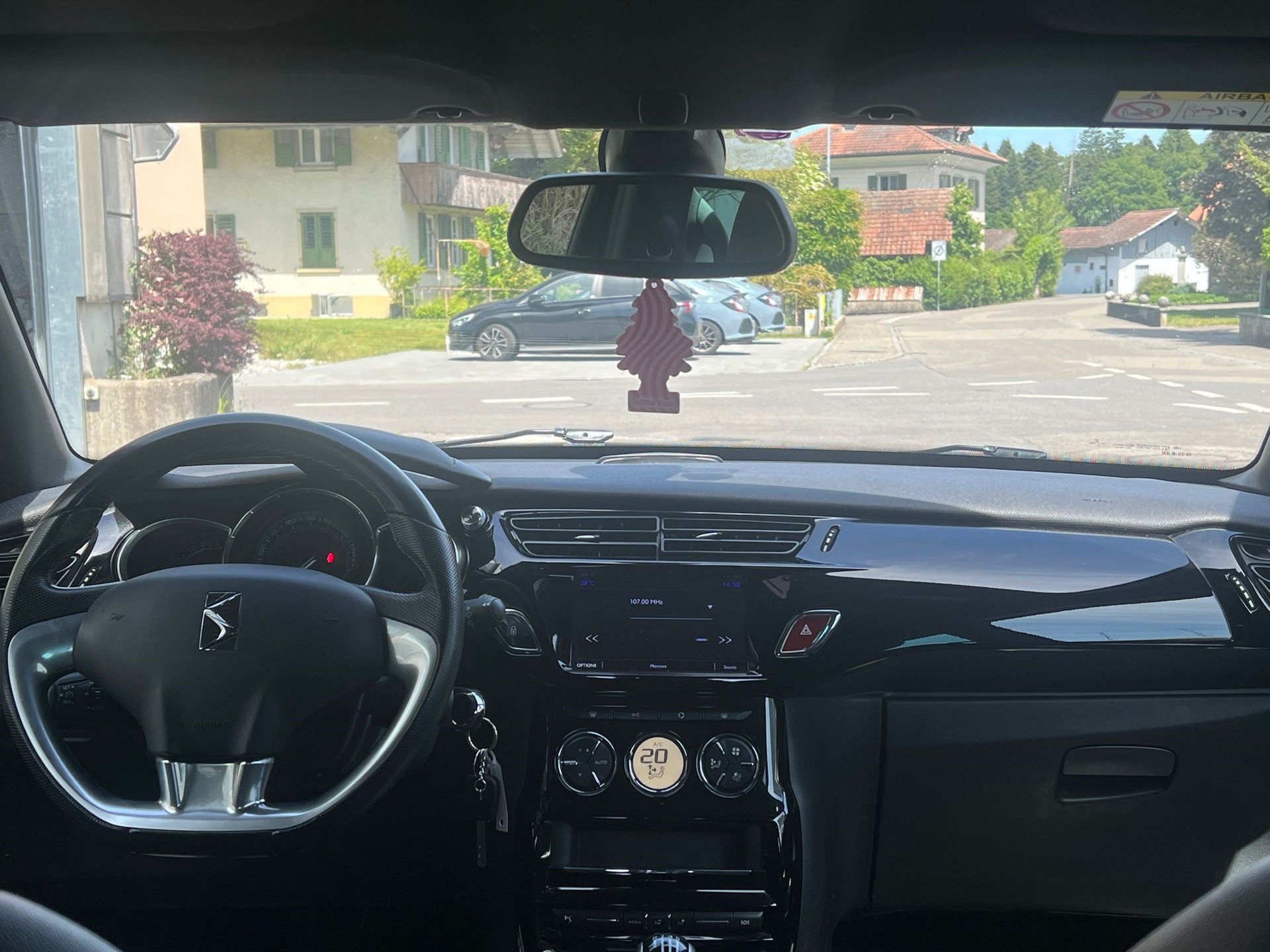 DS AUTOMOBILES DS 3 1.2 PureTech Dark Side-image-10