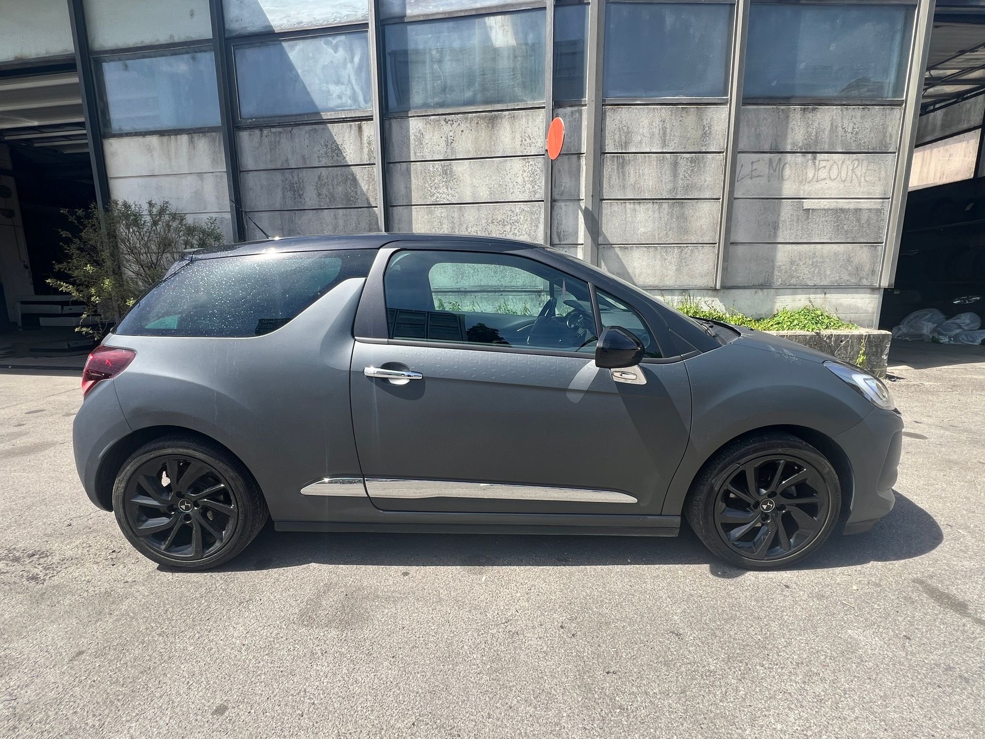 DS AUTOMOBILES DS 3 1.2 PureTech Dark Side-image-6