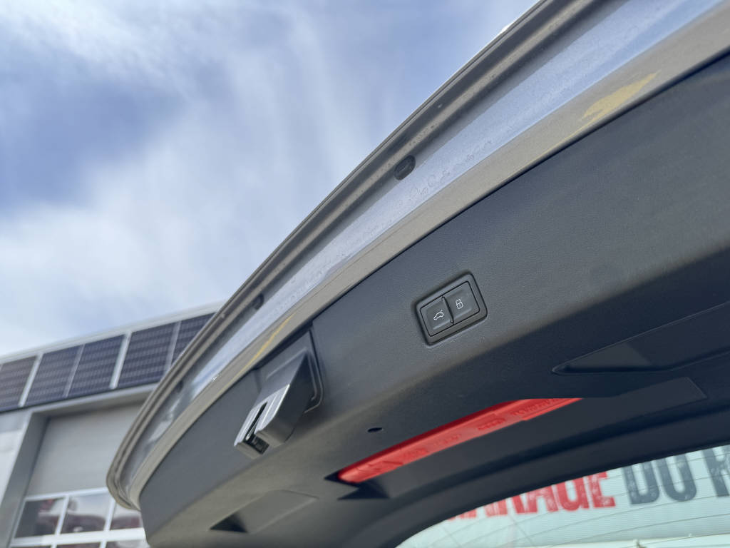 AUDI Q4 e-tron 45 quattro-image-24