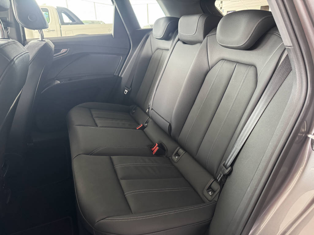 AUDI Q4 e-tron 45 quattro-image-21