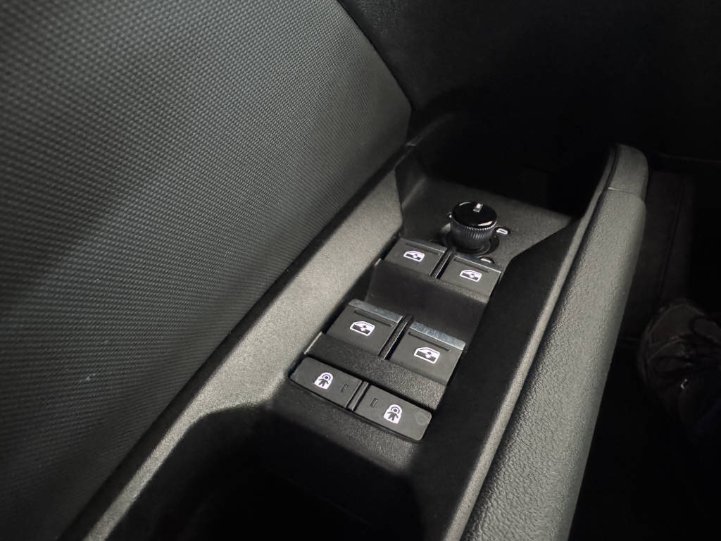 AUDI Q4 e-tron 45 quattro-image-26