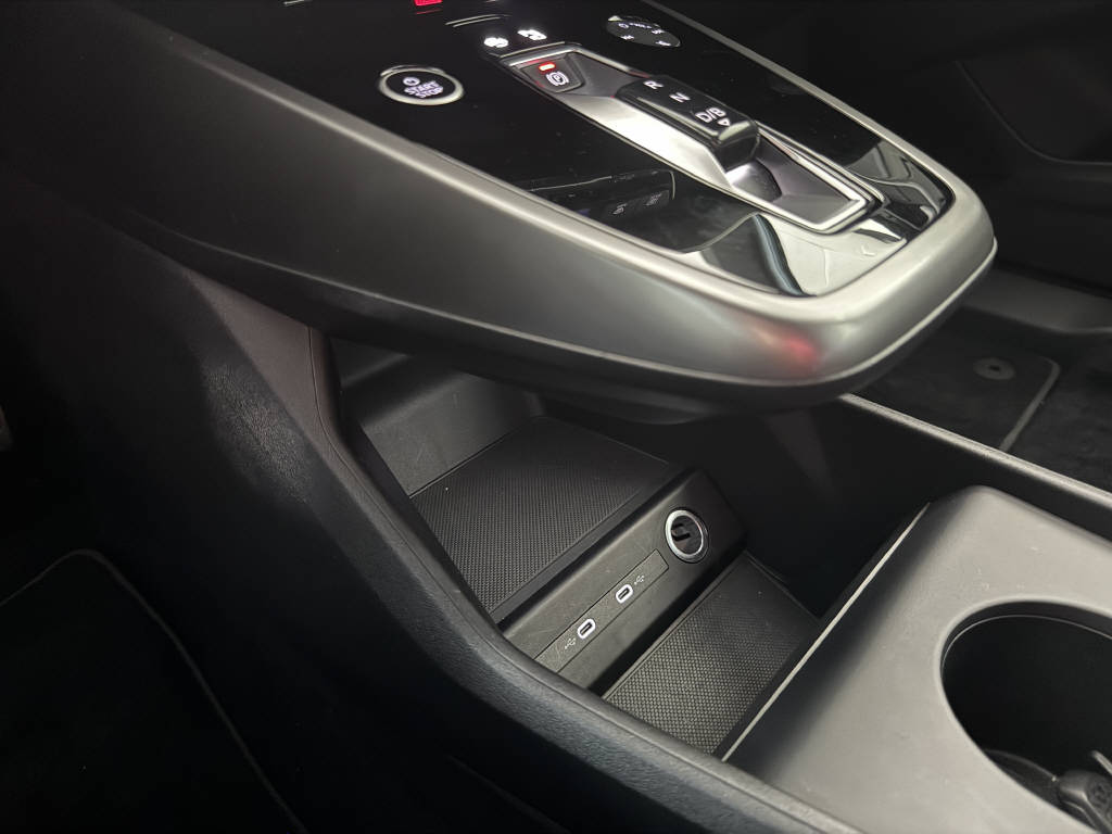 AUDI Q4 e-tron 45 quattro-image-25
