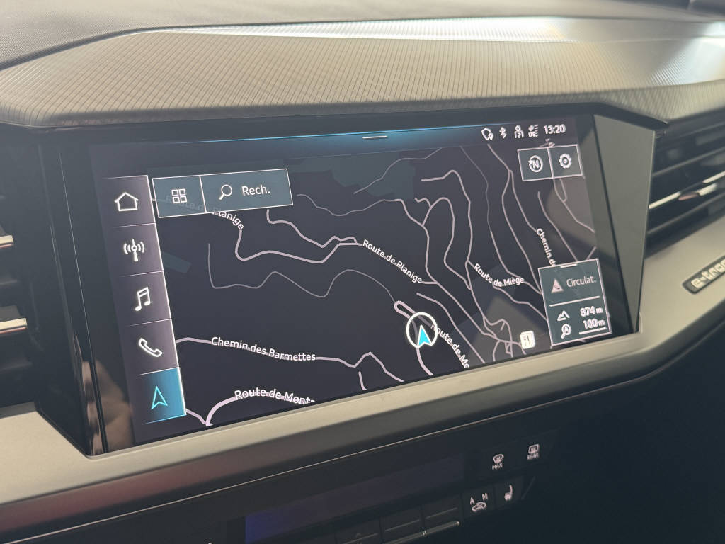 AUDI Q4 e-tron 45 quattro-image-18