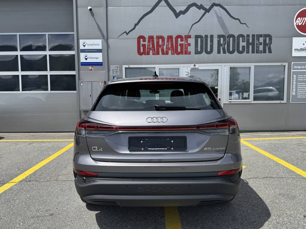 AUDI Q4 e-tron 45 quattro-image-4