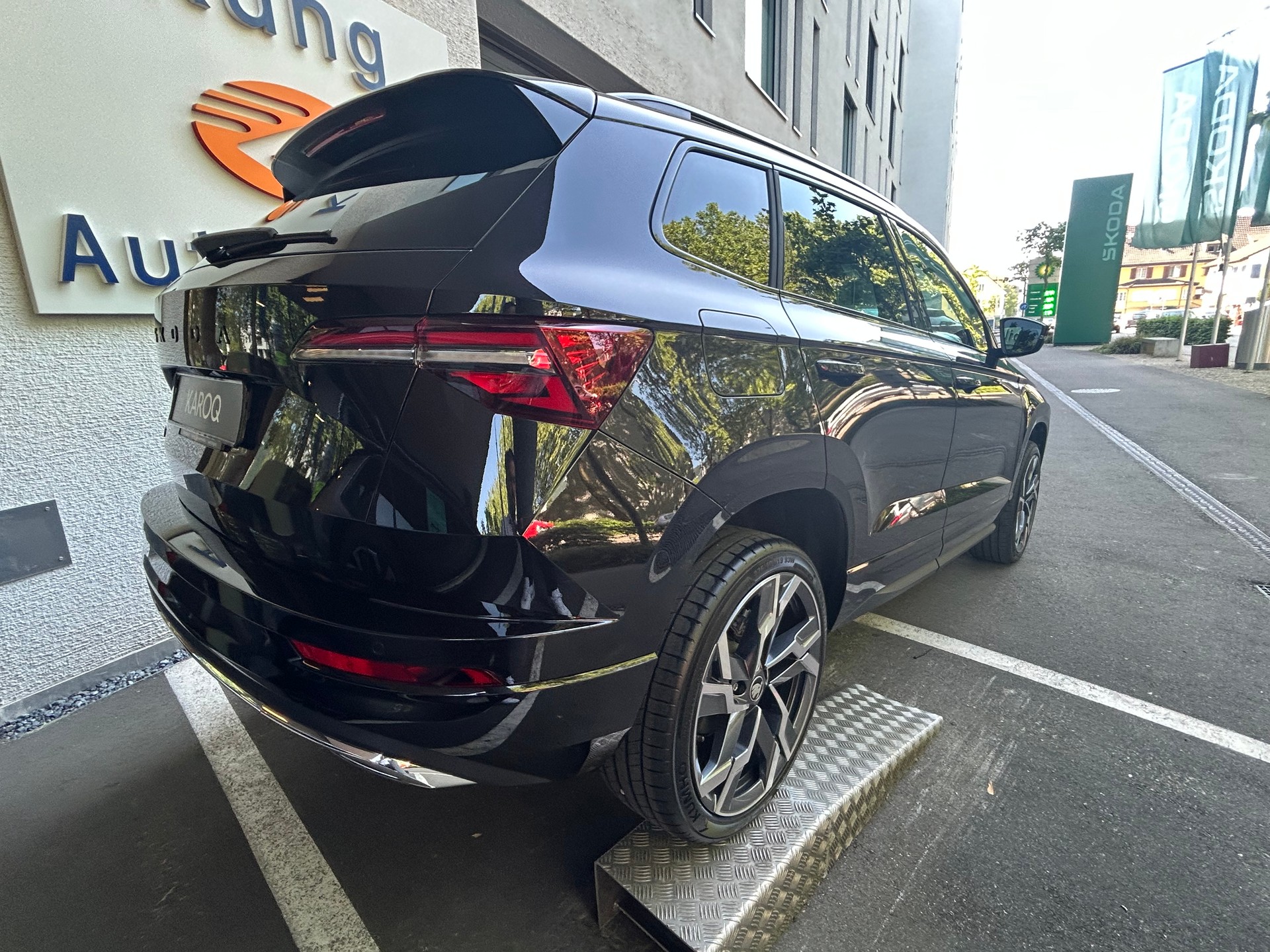 SKODA Karoq 1.5 TSI SportLine DSG-showroom-element-2