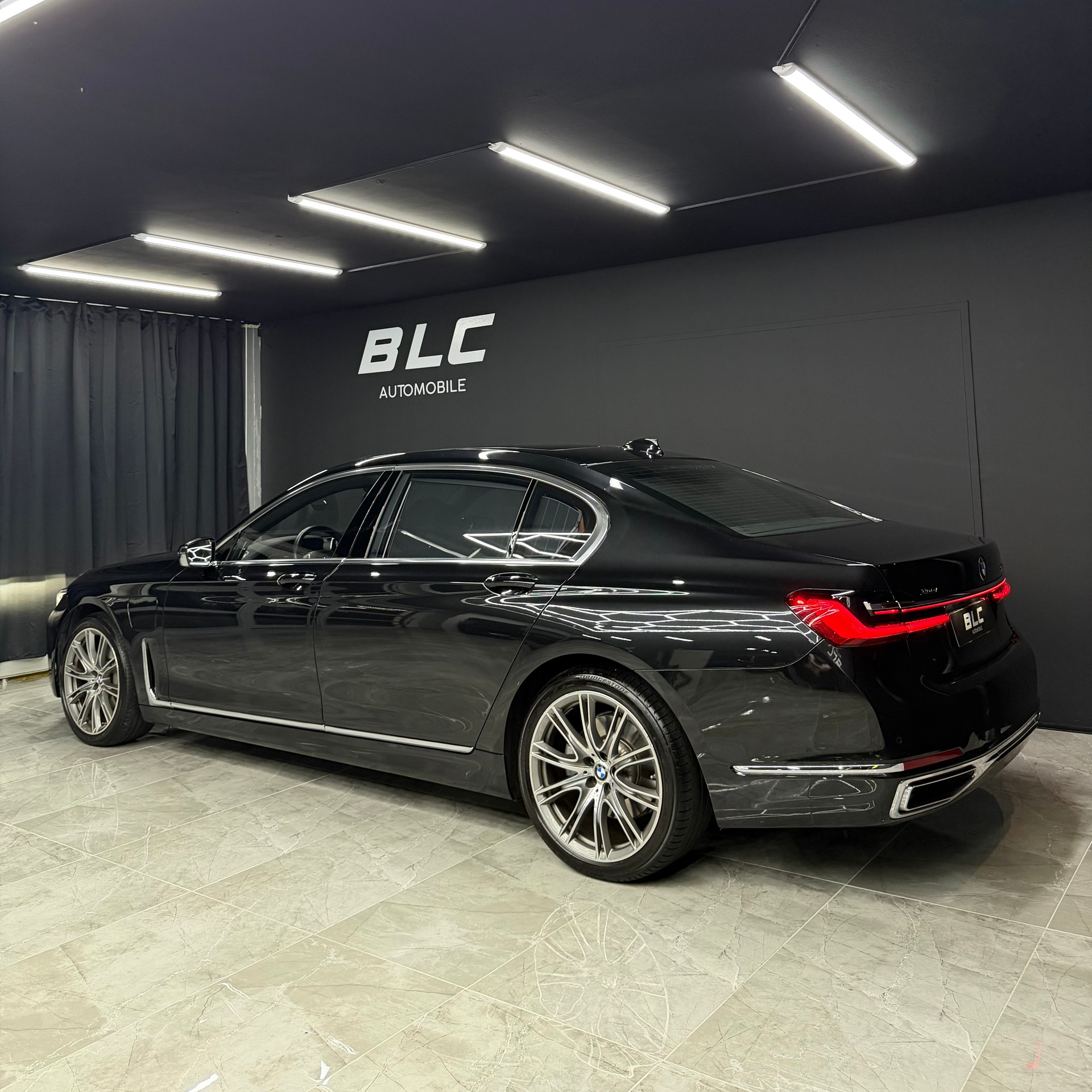 BMW 745Le xDrive Steptronic-image-4
