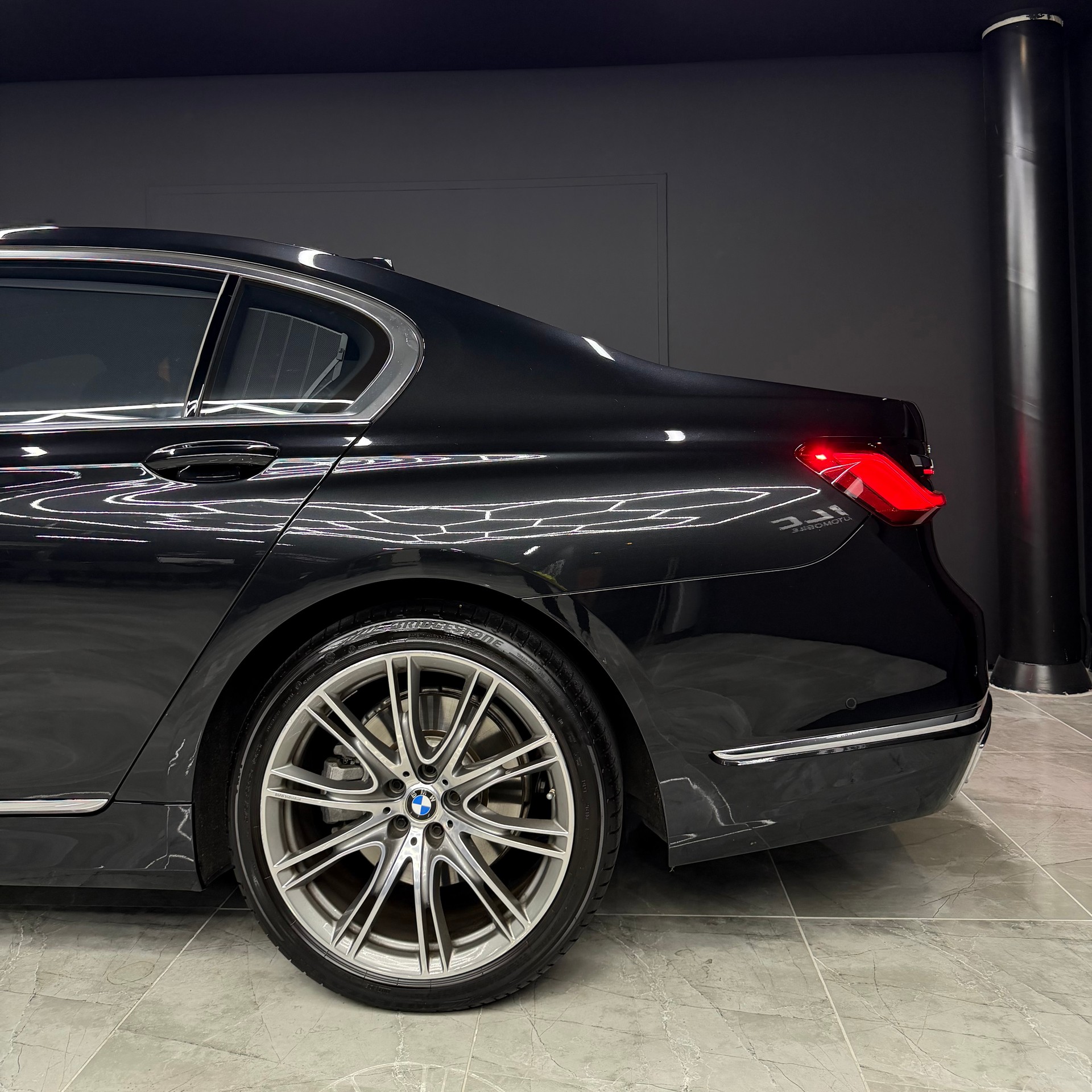 BMW 745Le xDrive Steptronic-image-5