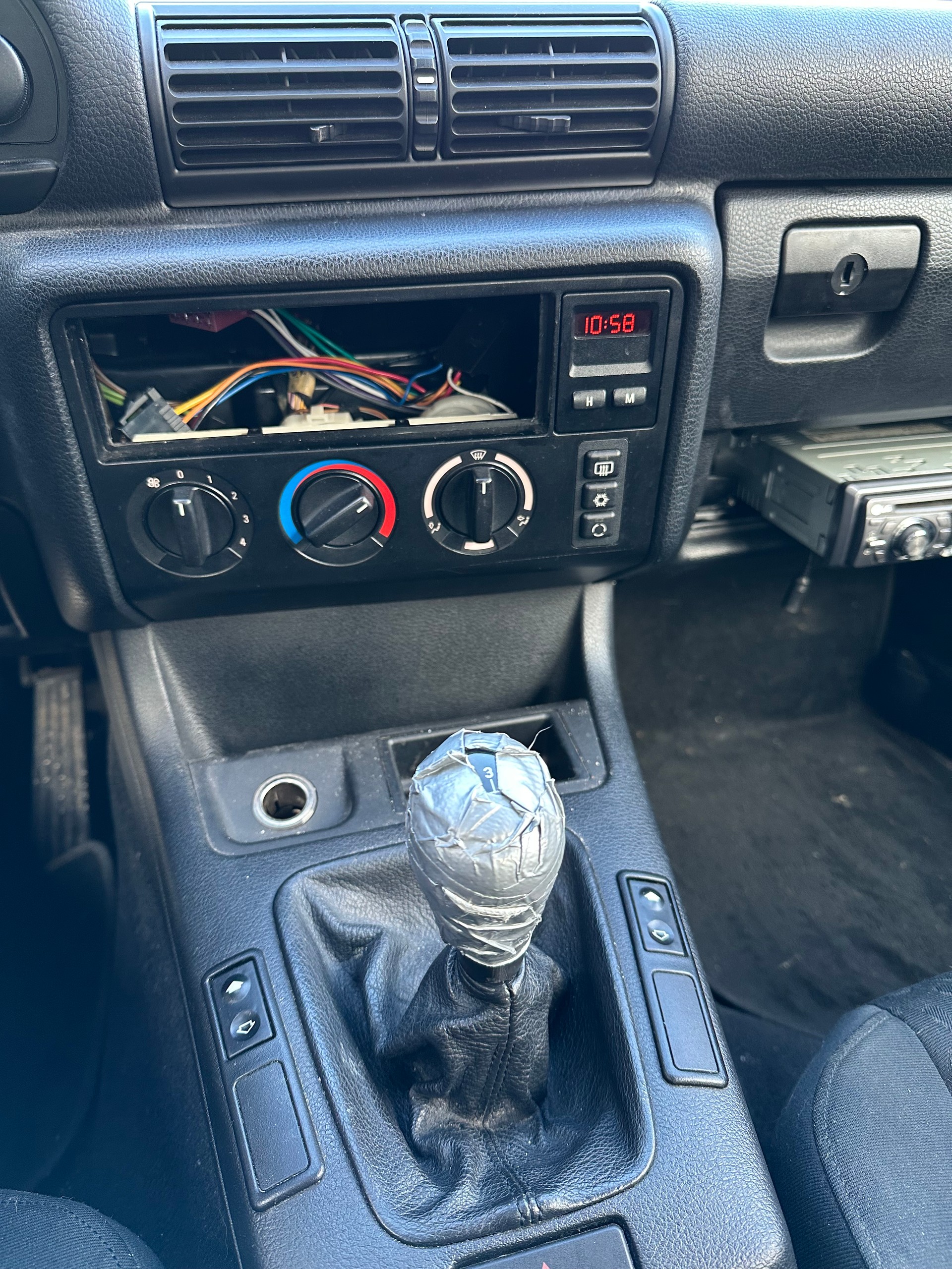 BMW 316i Compact-image-9