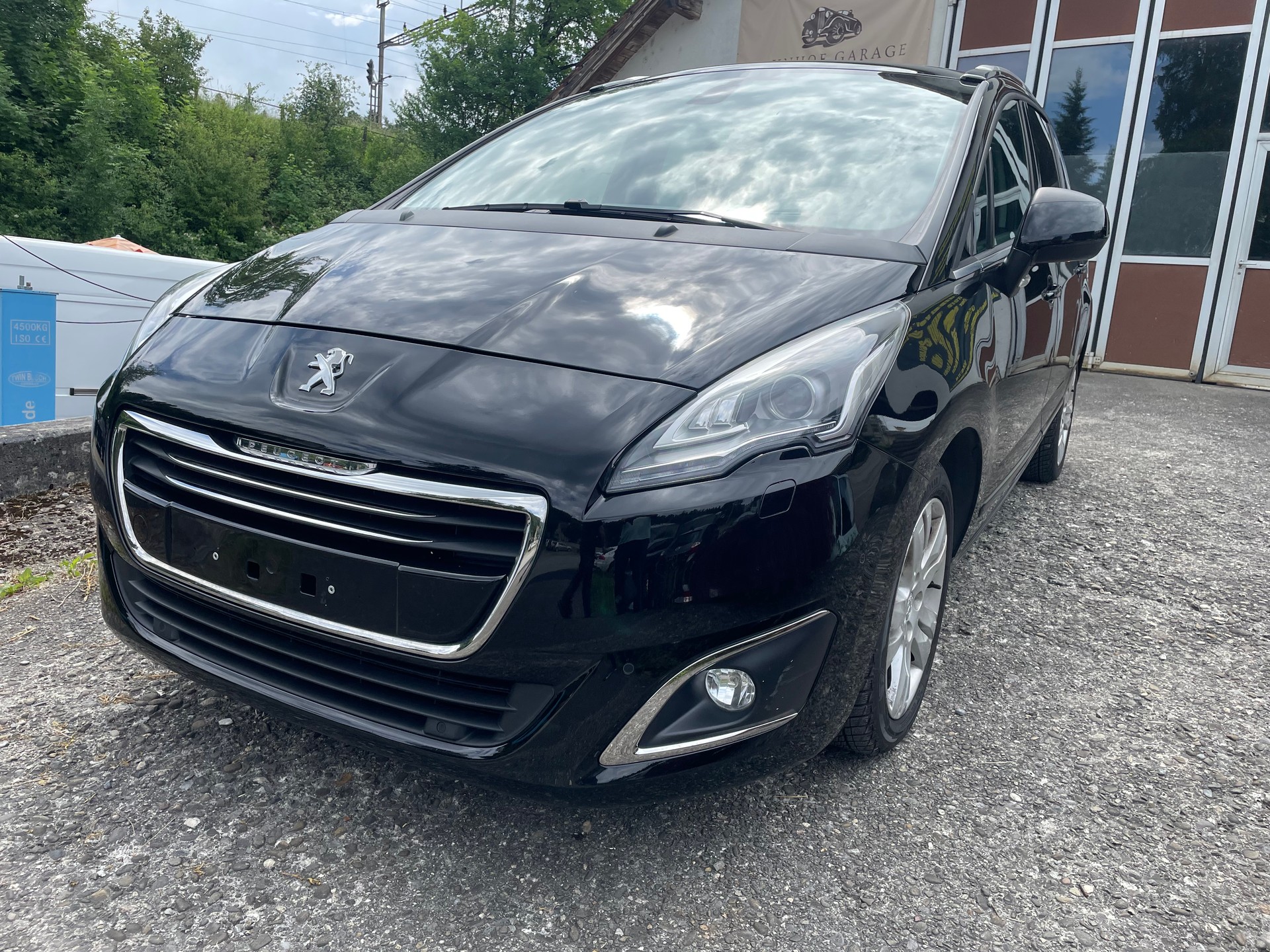 PEUGEOT 5008 1.6 THP Sensation Tiptronic-image-1