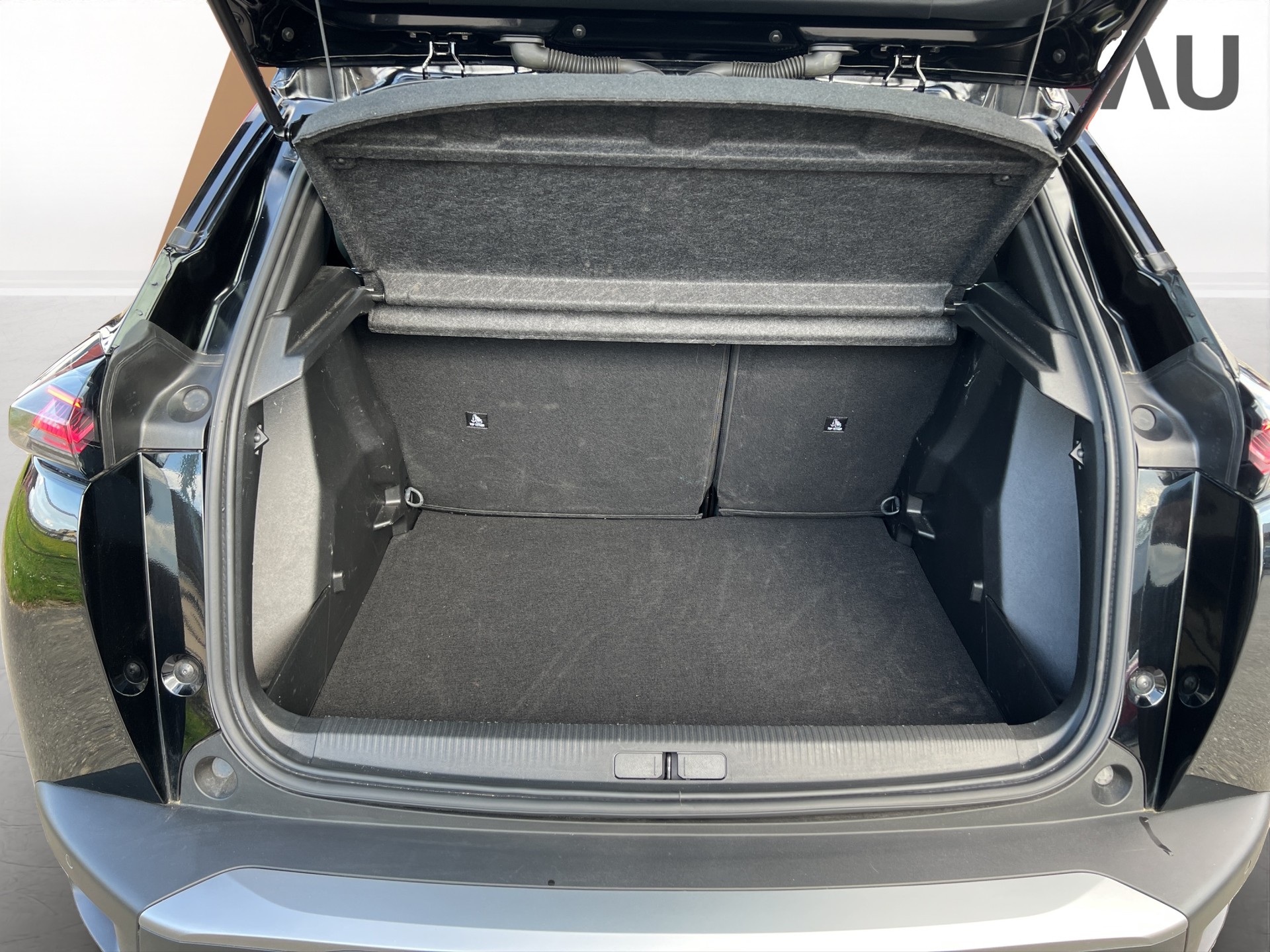 PEUGEOT 2008 1.2 Hybrid 145 Style-image-24