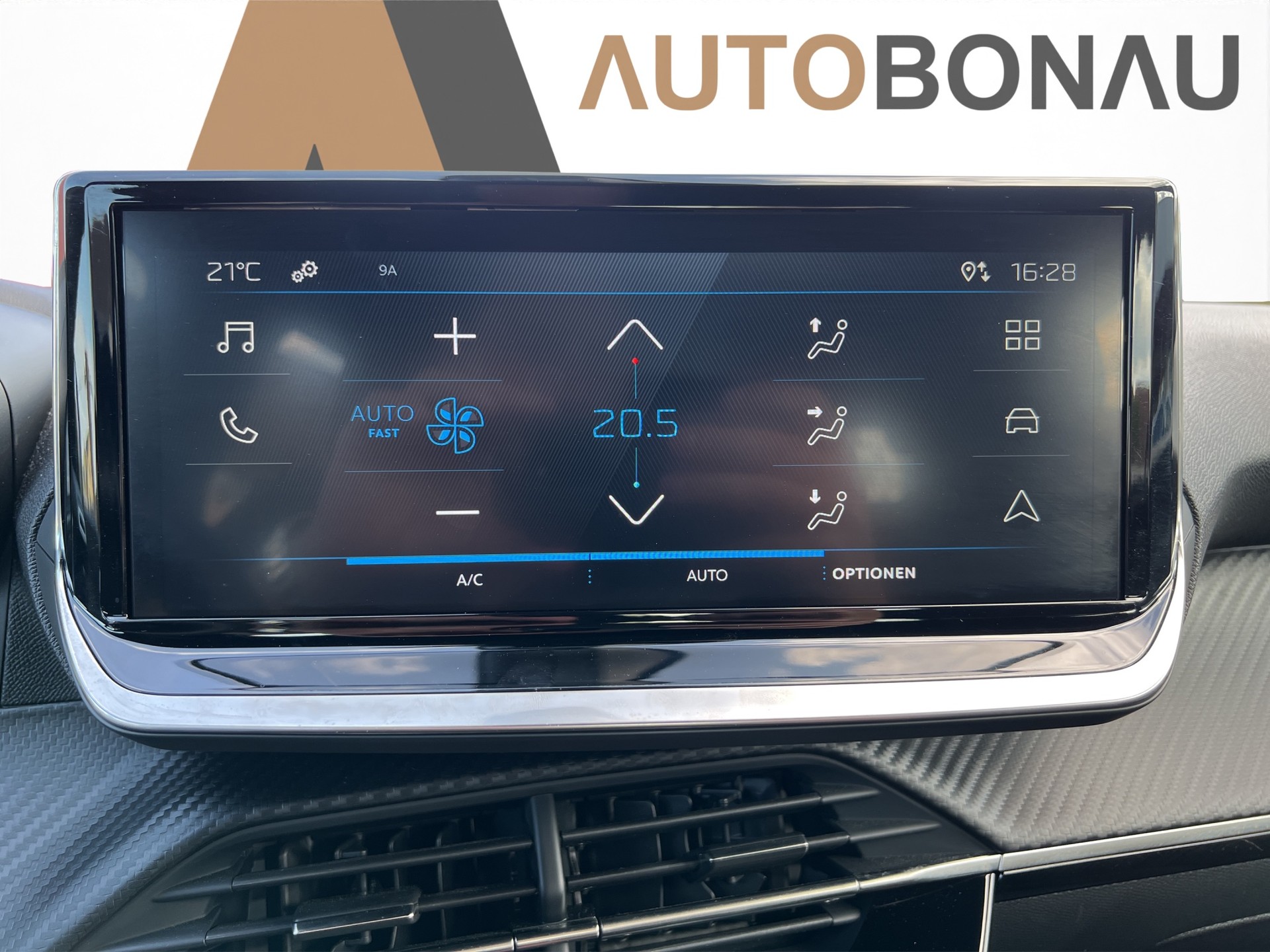 PEUGEOT 2008 1.2 Hybrid 145 Style-image-20