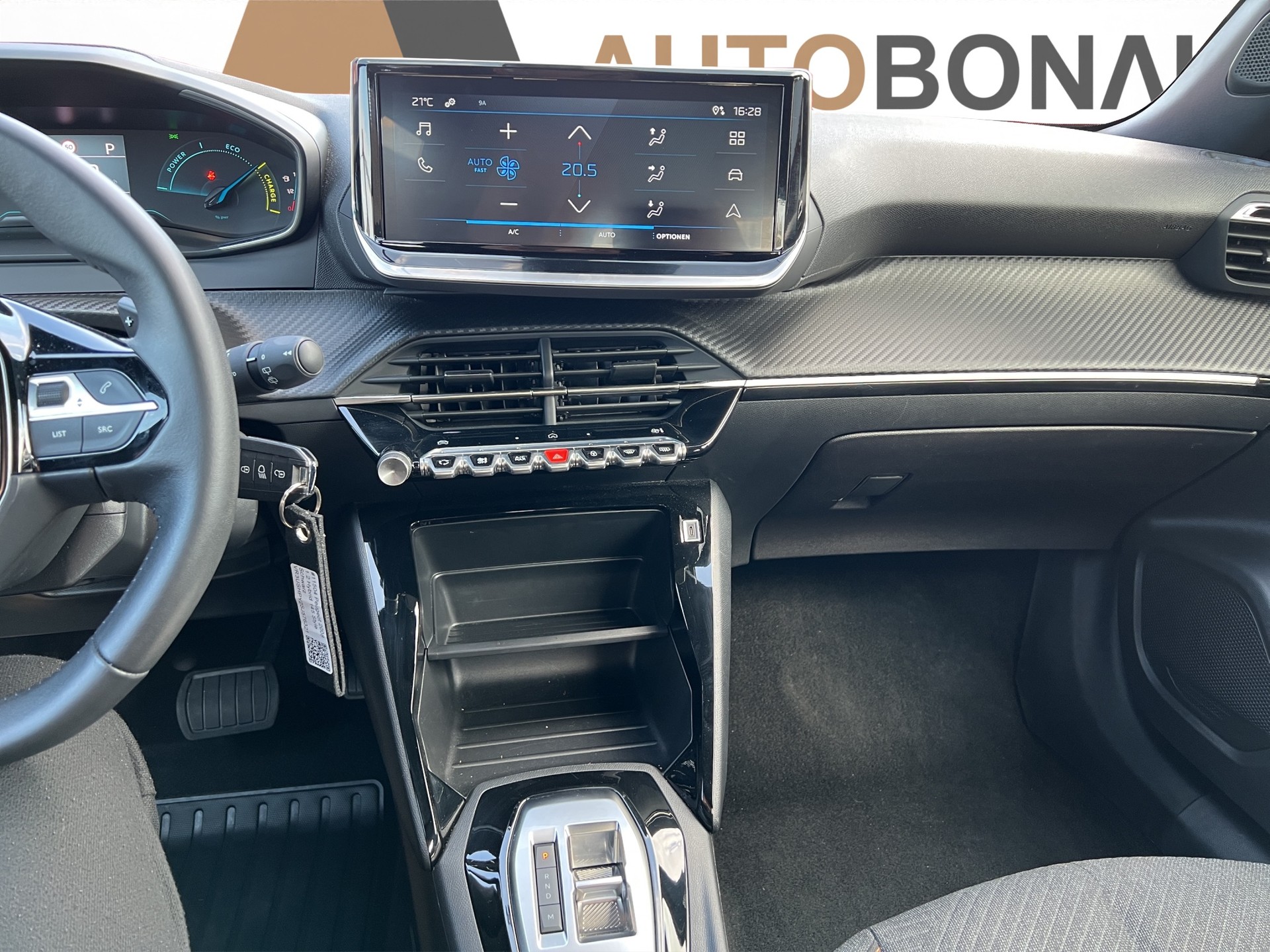 PEUGEOT 2008 1.2 Hybrid 145 Style-image-19