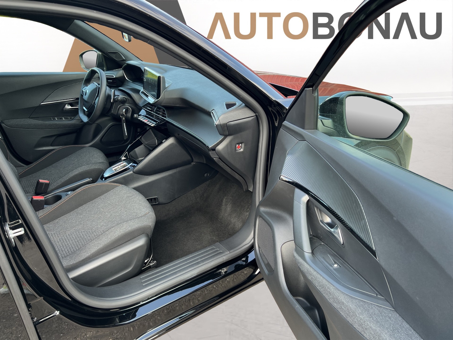 PEUGEOT 2008 1.2 Hybrid 145 Style-image-13