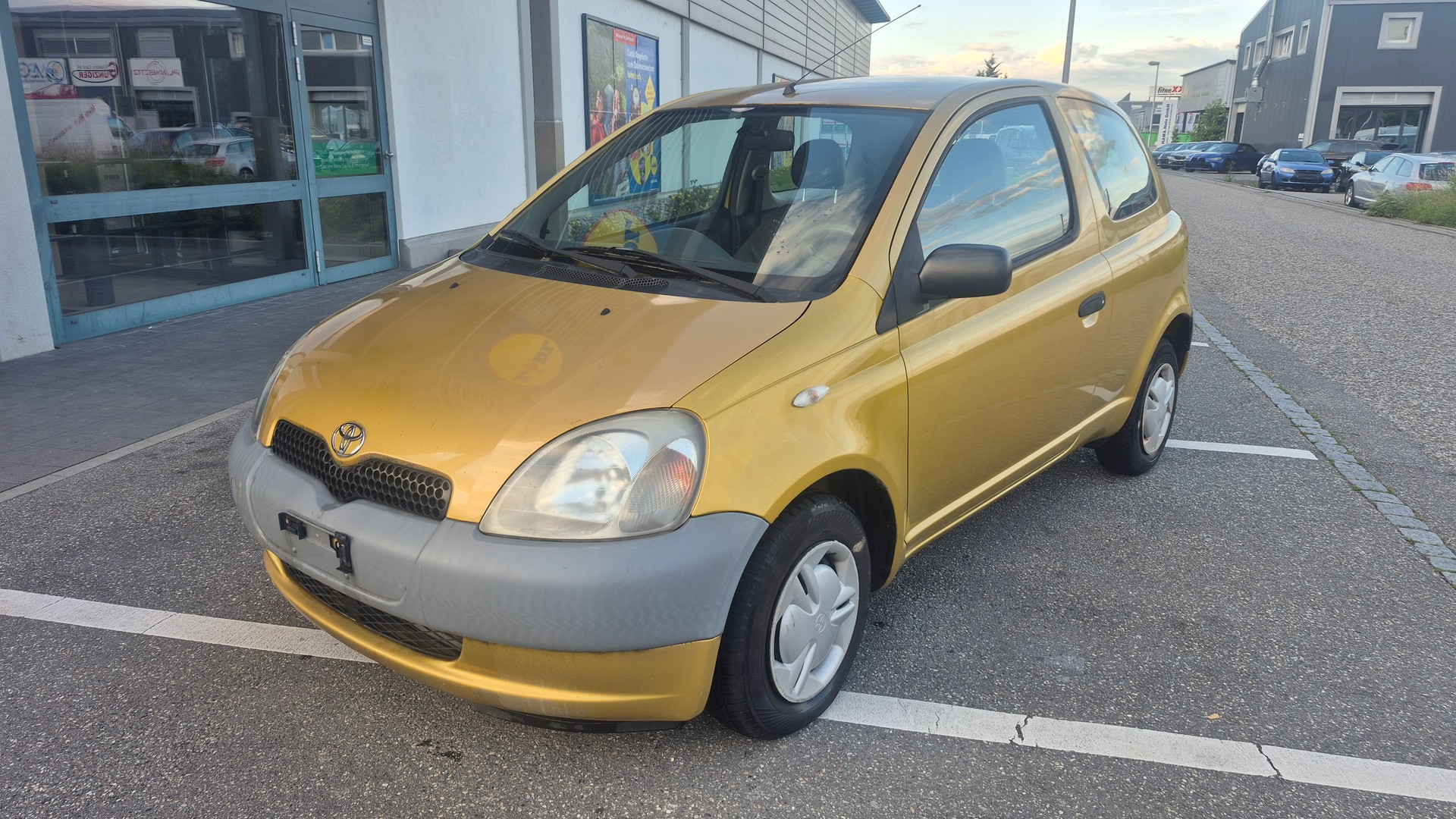 TOYOTA Yaris 1.0